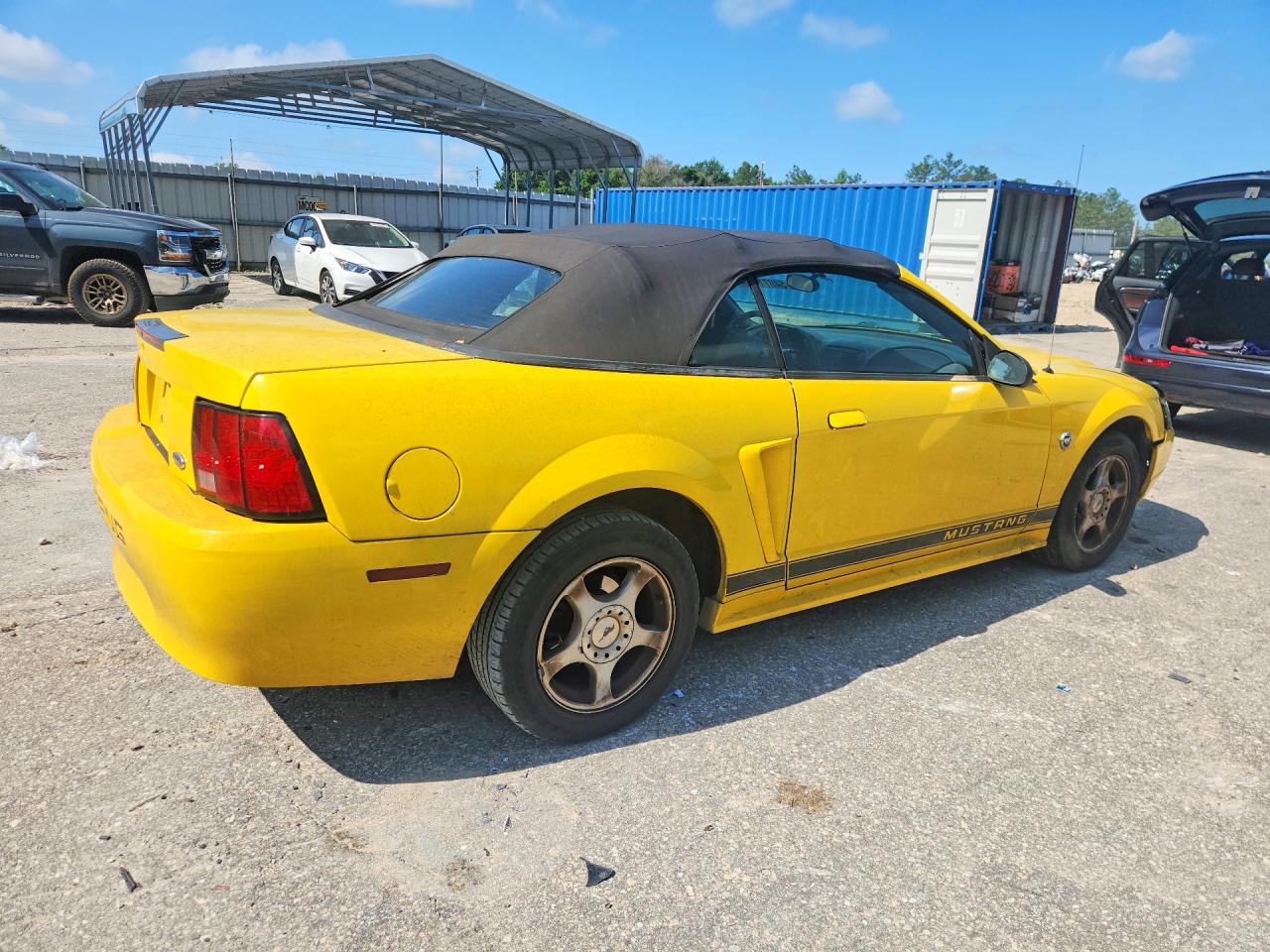 2004 Ford Mustang Yellow vin: 1FAFP446X4F141372