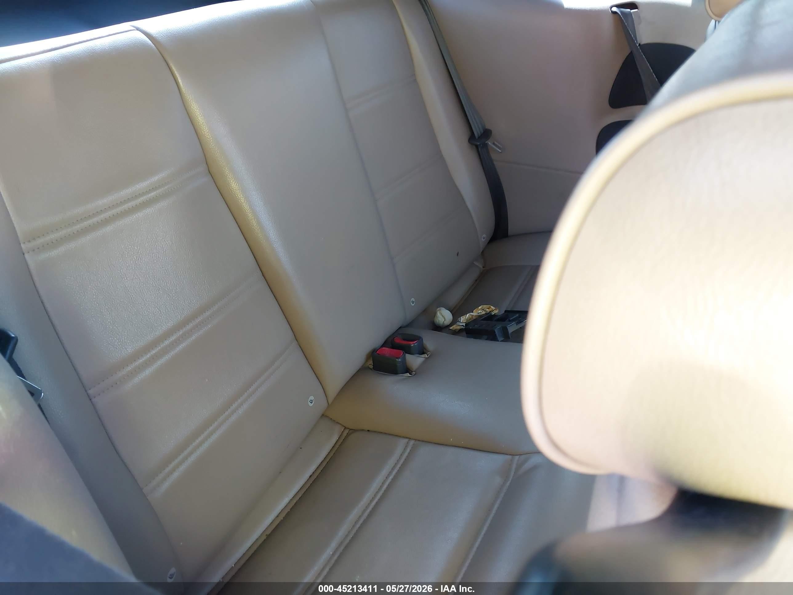 2004 Ford Mustang   White vin: 1FAFP446X4F153487