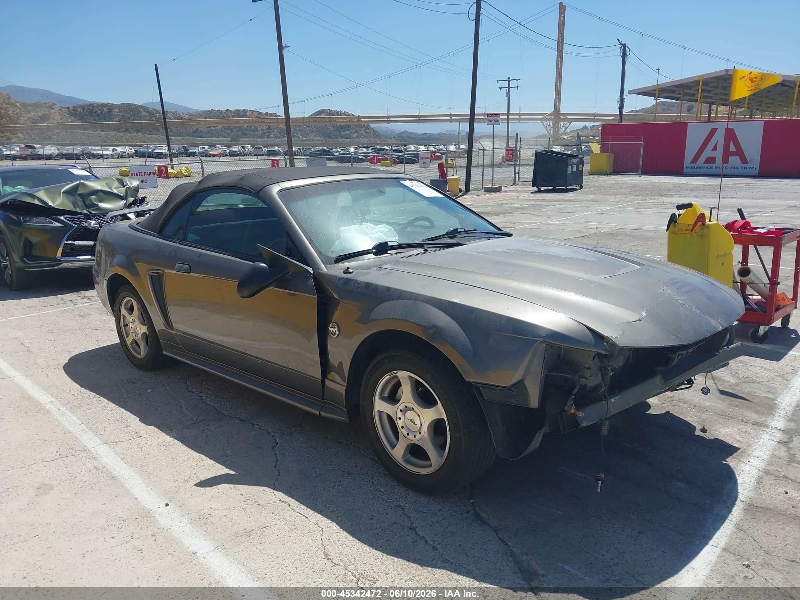 2004 Ford Mustang   Gray vin: 1FAFP446X4F169107