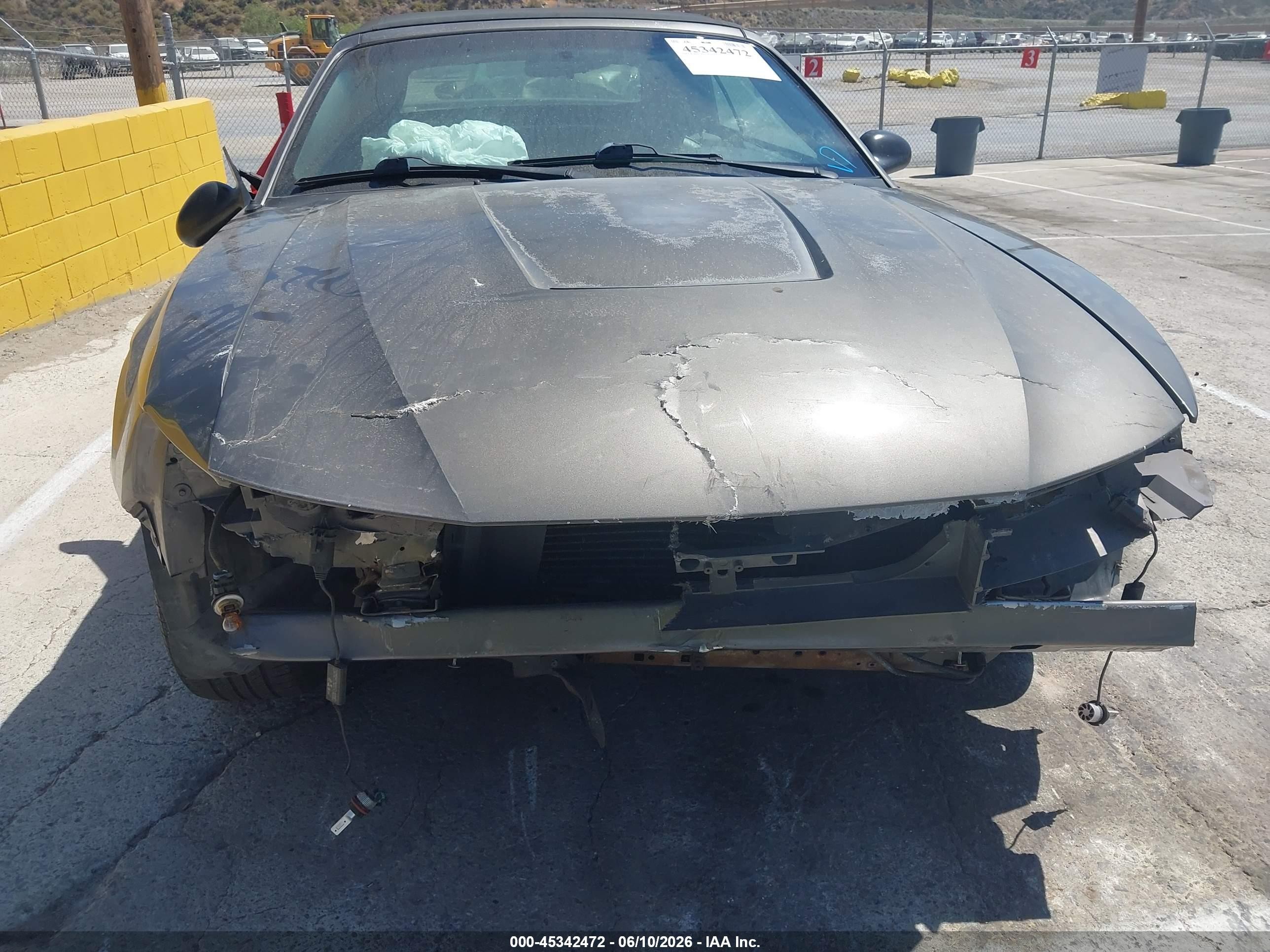 2004 Ford Mustang   Gray vin: 1FAFP446X4F169107