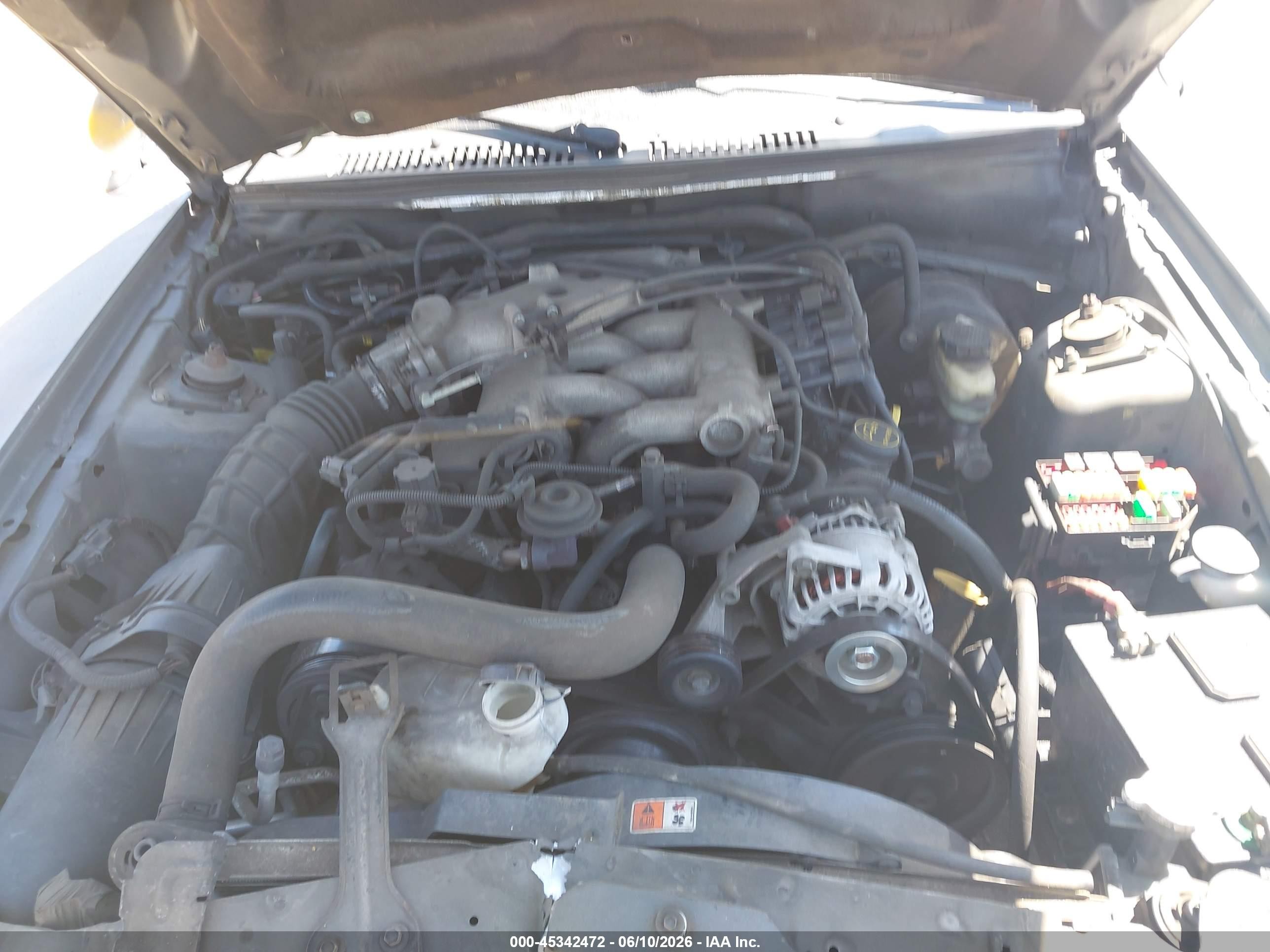 2004 Ford Mustang   Gray vin: 1FAFP446X4F169107