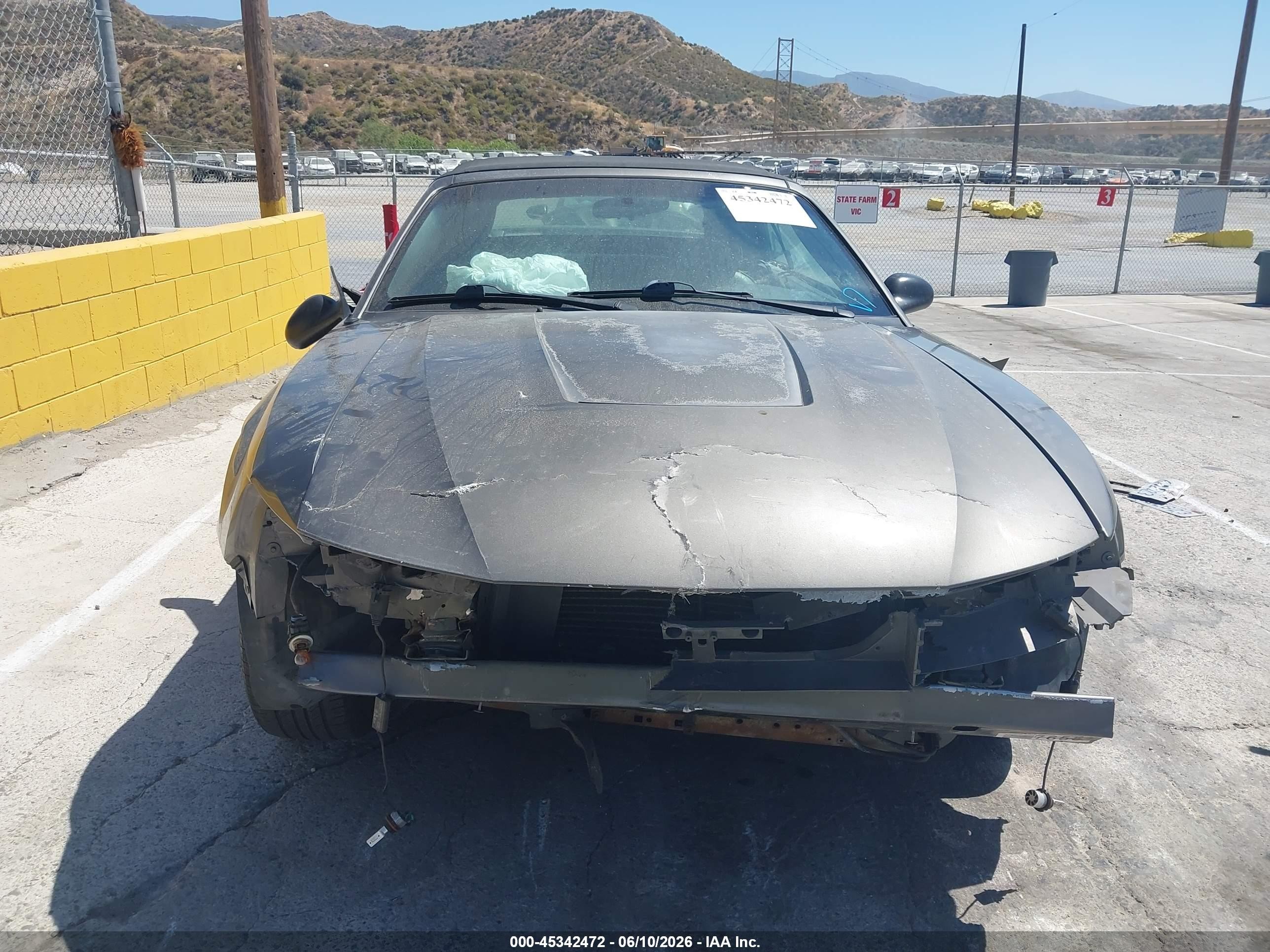 2004 Ford Mustang   Gray vin: 1FAFP446X4F169107