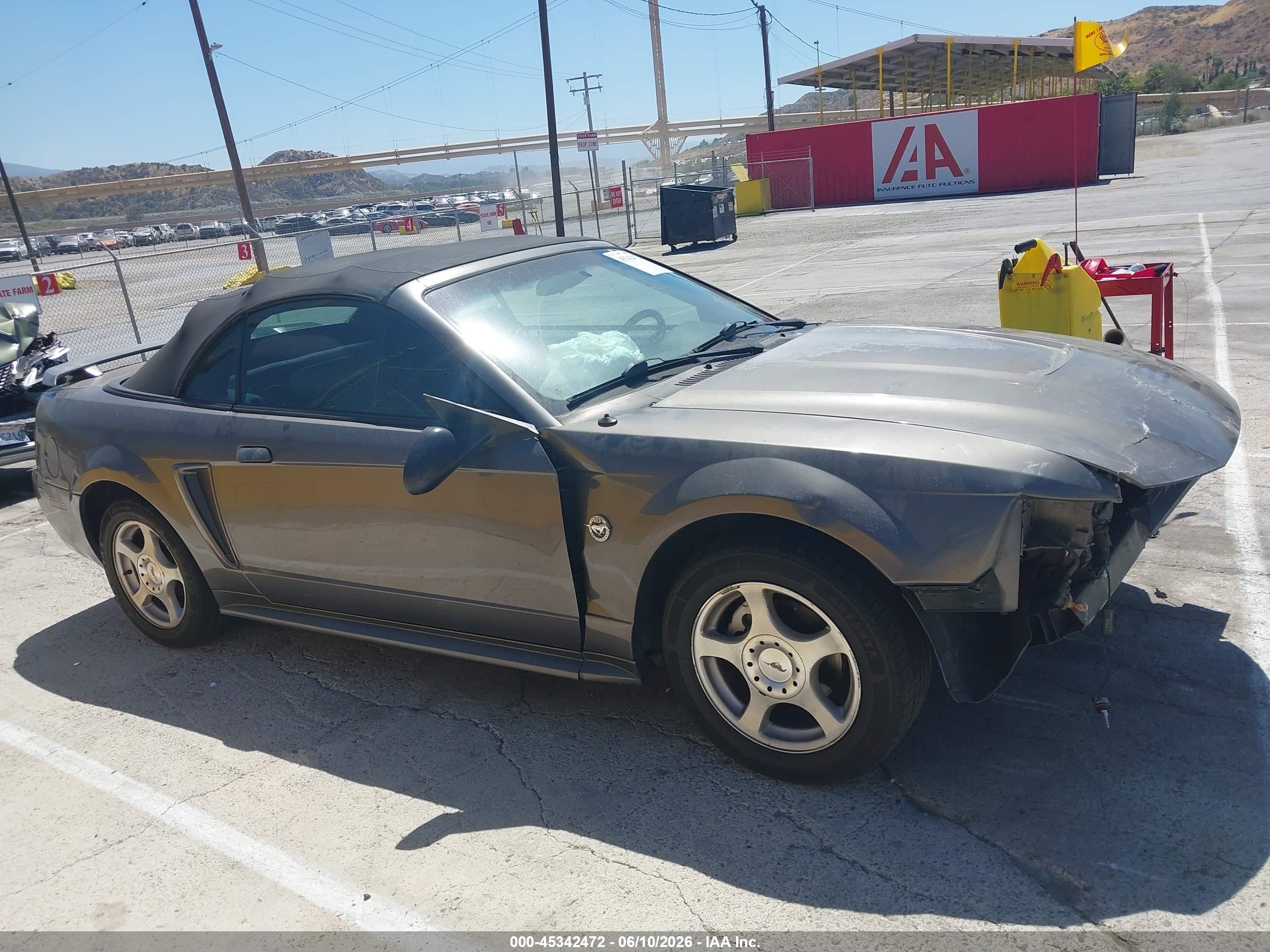 2004 Ford Mustang   Gray vin: 1FAFP446X4F169107