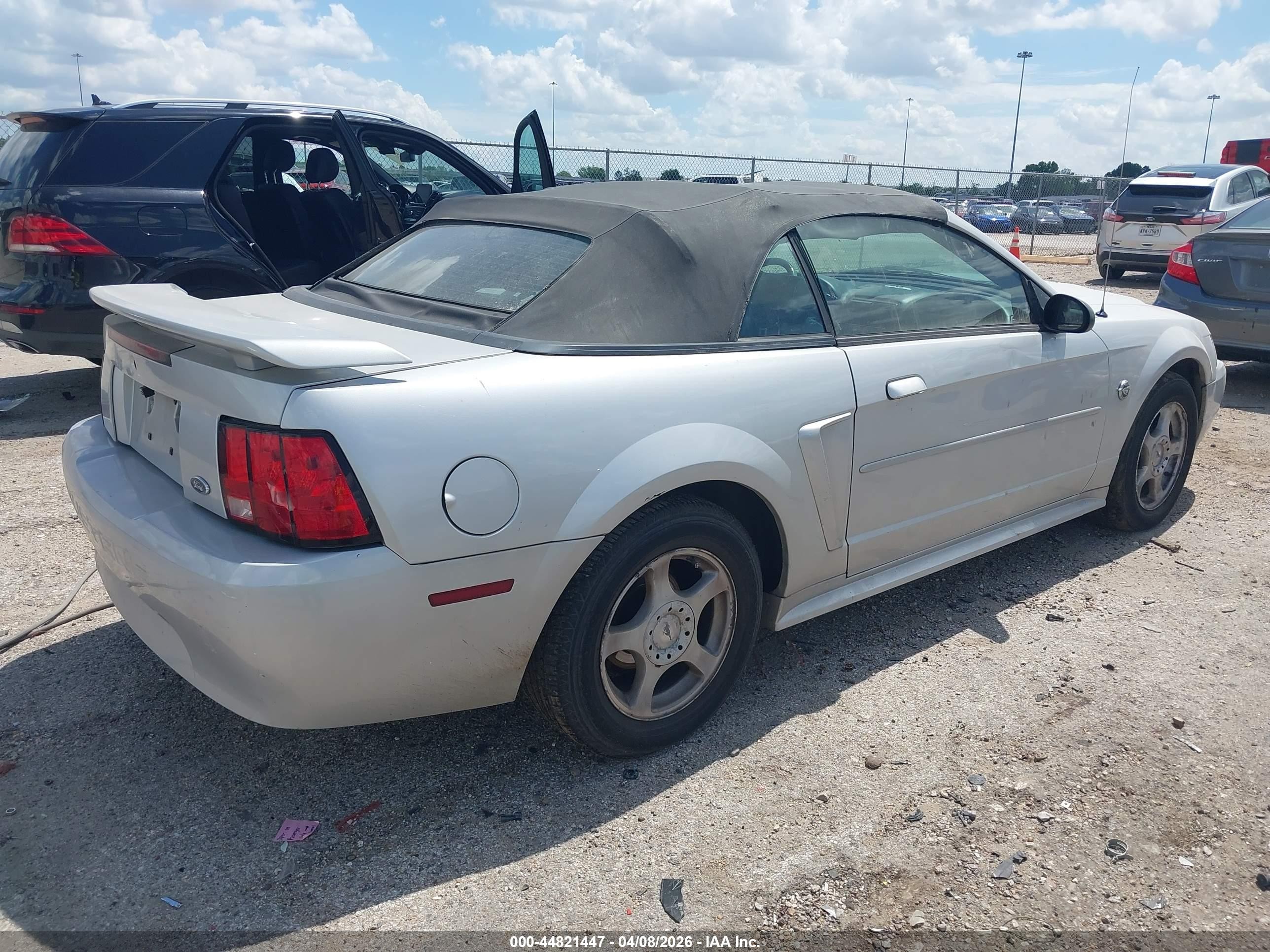 2004 Ford Mustang Silver vin: 1FAFP446X4F229578