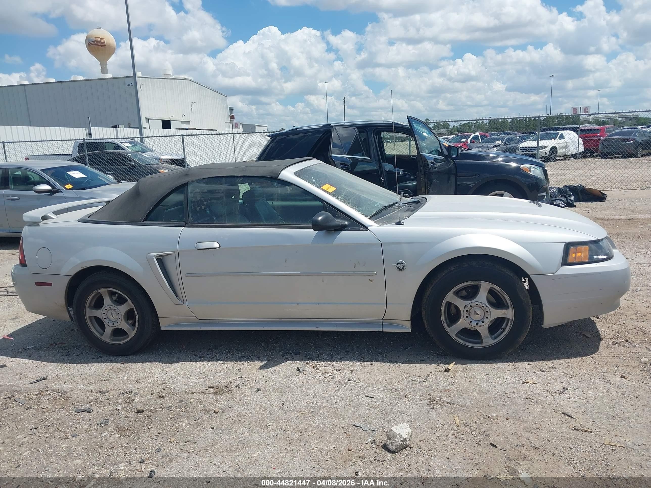 2004 Ford Mustang Silver vin: 1FAFP446X4F229578
