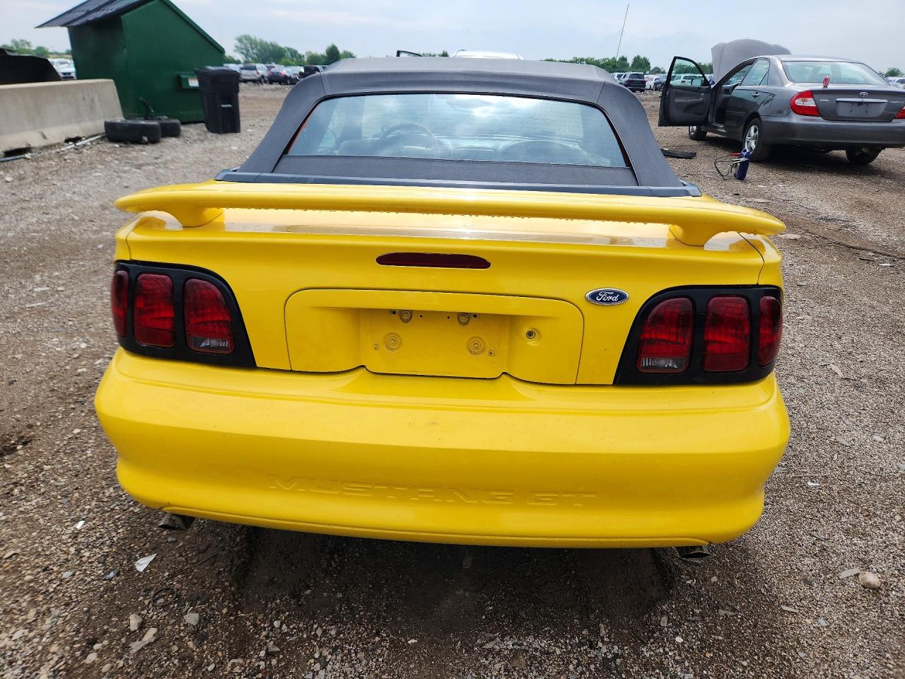1998 Ford Mustang Gt Yellow vin: 1FAFP45X1WF240463