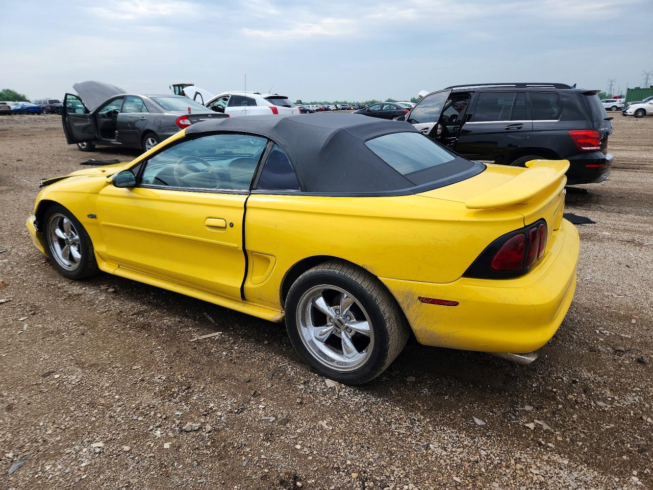 1998 Ford Mustang Gt Yellow vin: 1FAFP45X1WF240463