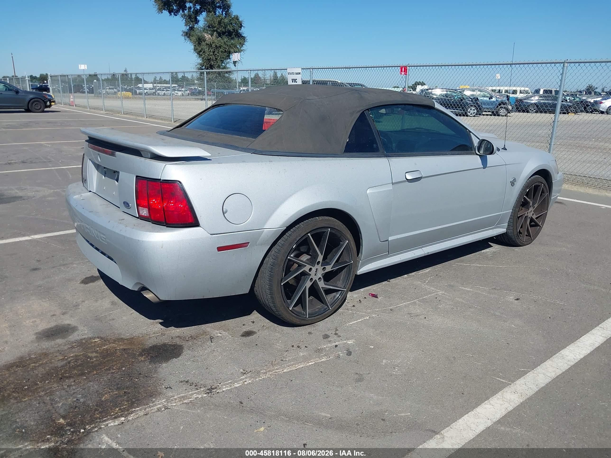 2004 Ford Mustang Gt Серебряный vin: 1FAFP45X54F240656