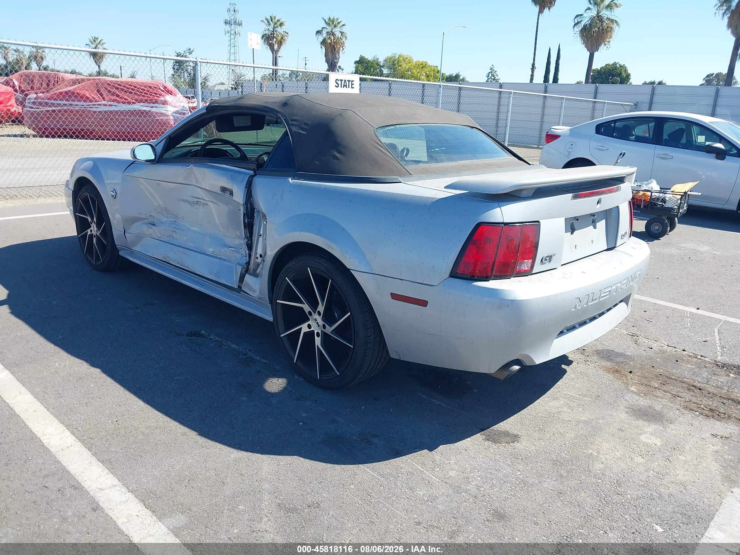 2004 Ford Mustang Gt Серебряный vin: 1FAFP45X54F240656