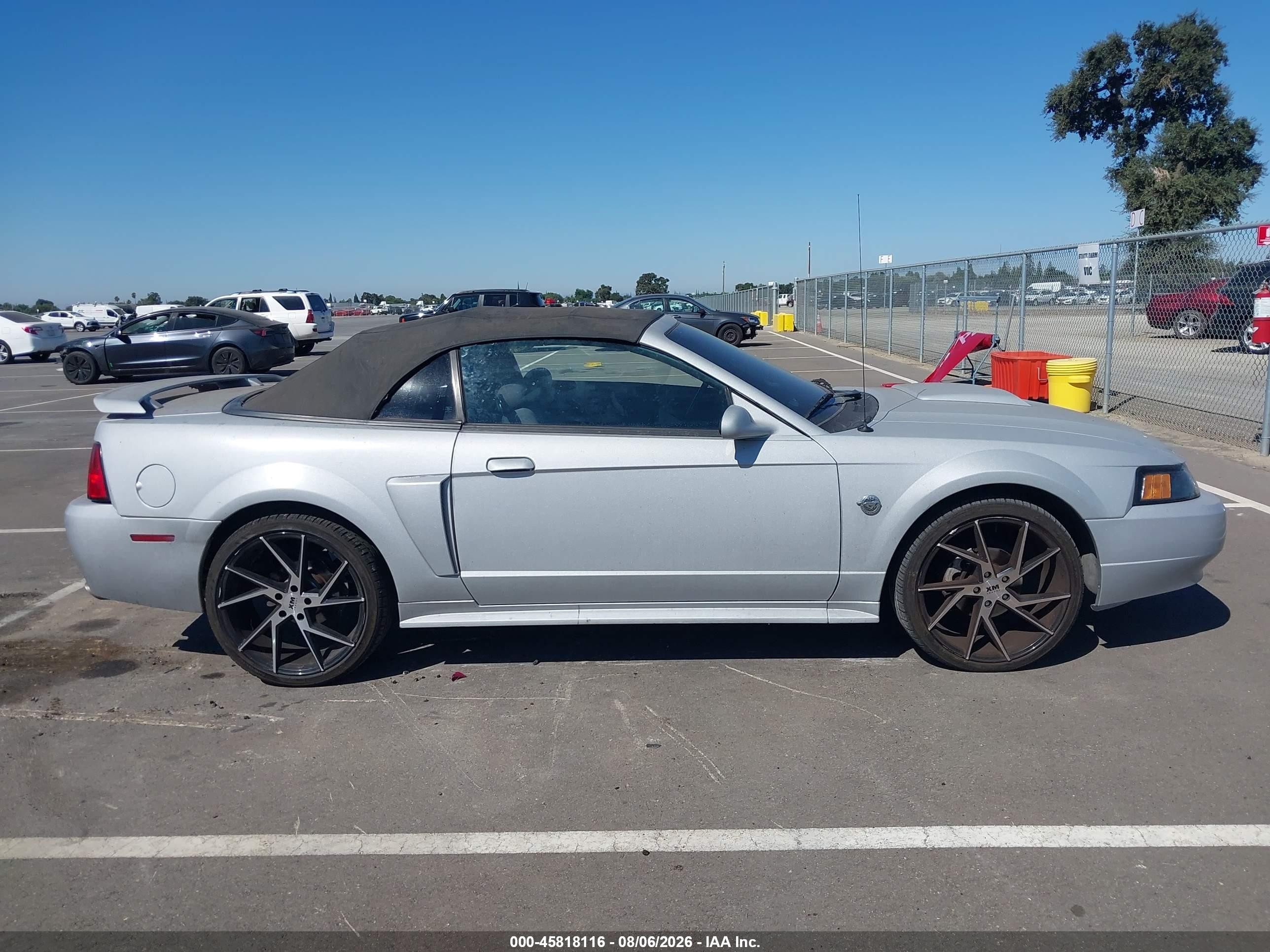 2004 Ford Mustang Gt Серебряный vin: 1FAFP45X54F240656