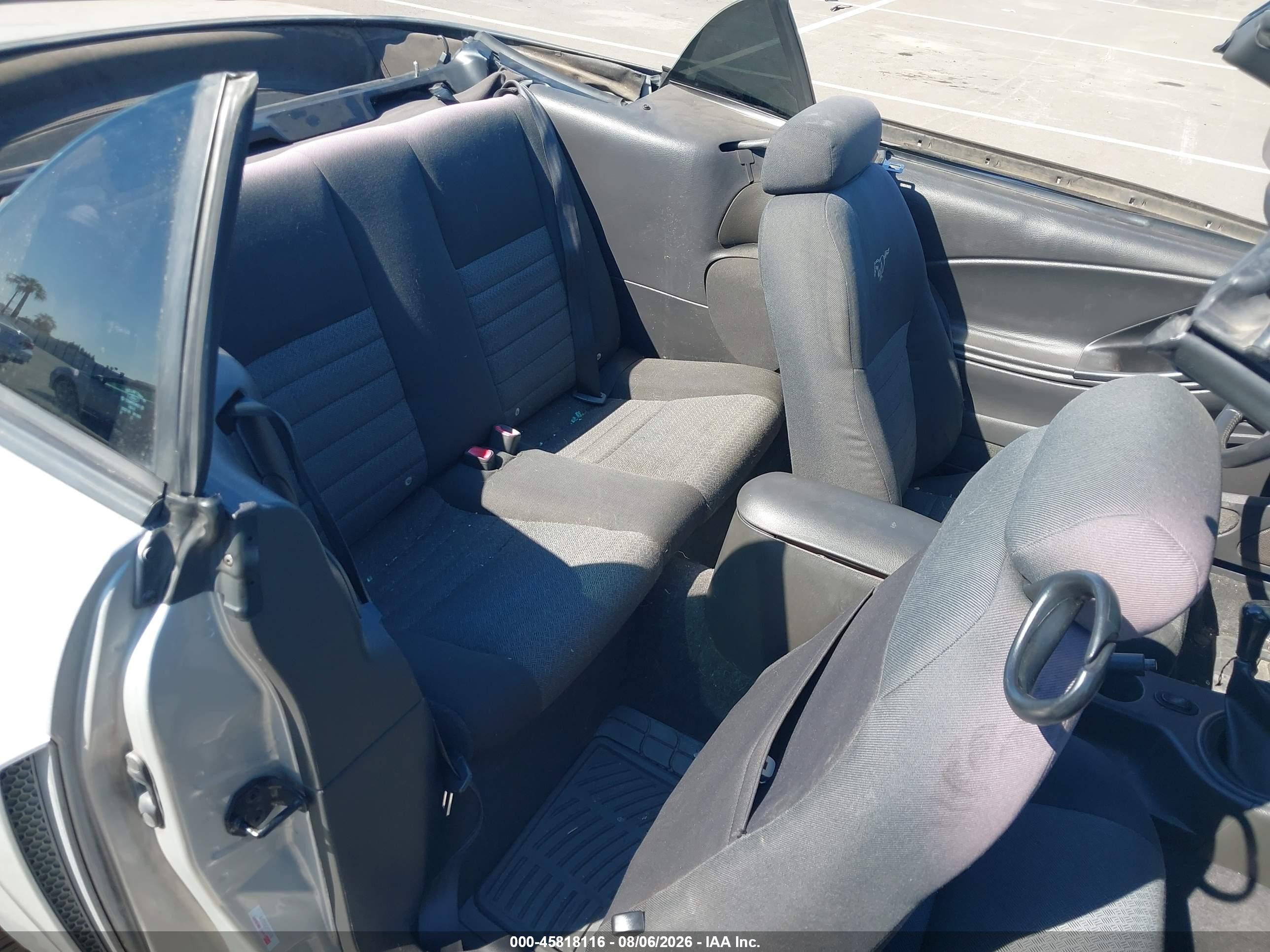 2004 Ford Mustang Gt Серебряный vin: 1FAFP45X54F240656