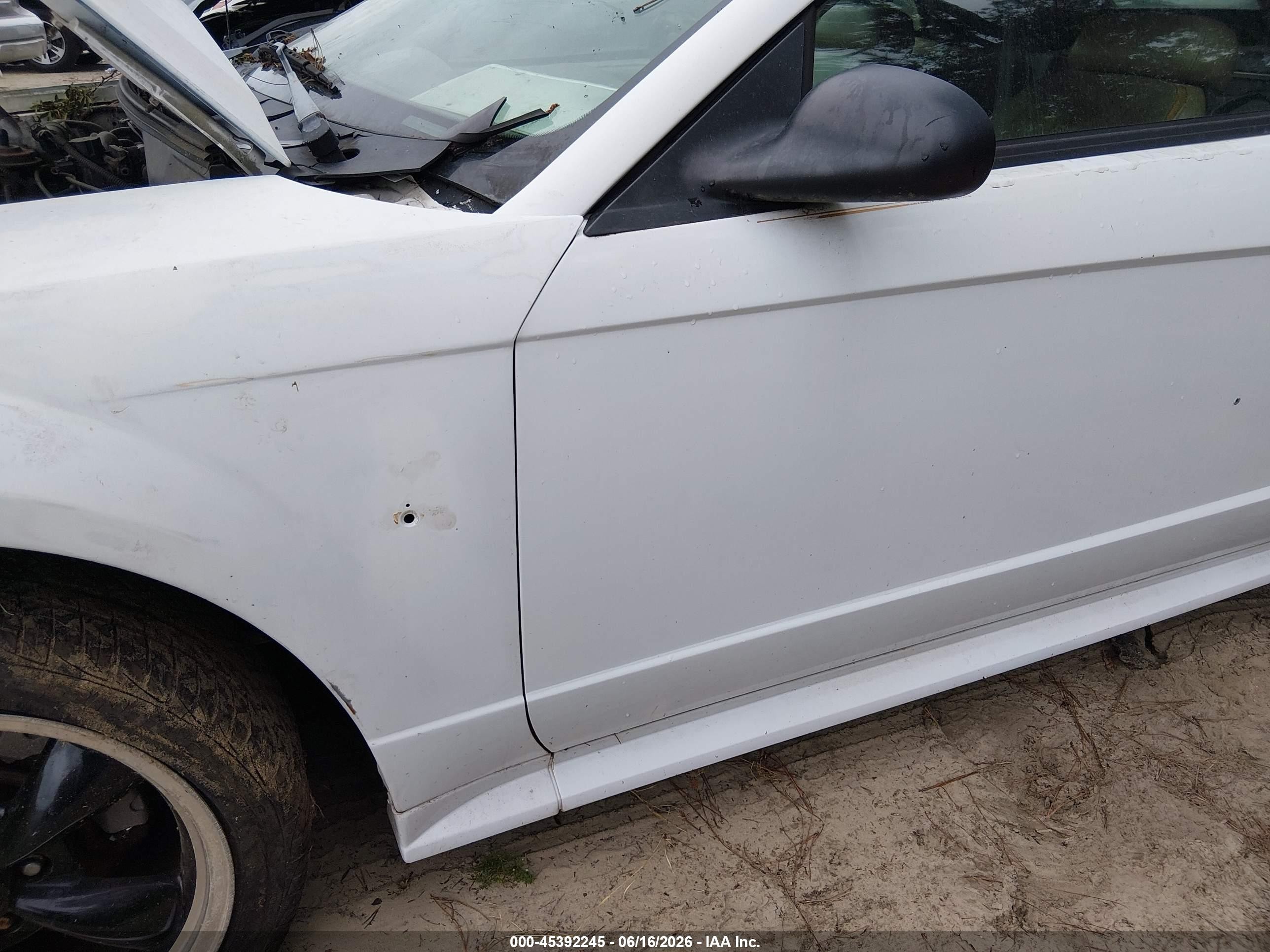 2001 Ford Mustang Gt White vin: 1FAFP45X71F138447