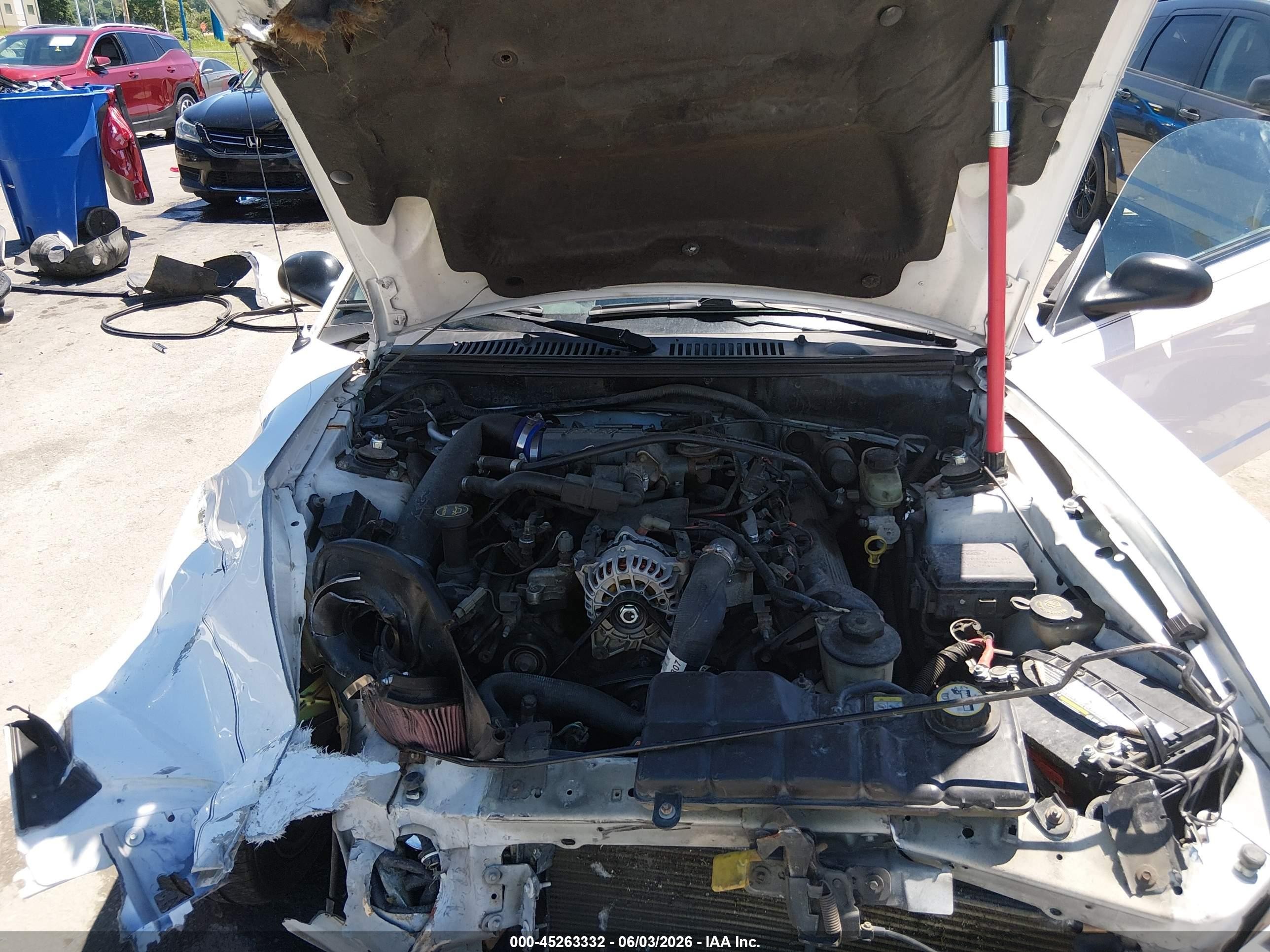 2001 Ford Mustang Gt White vin: 1FAFP45X71F249421
