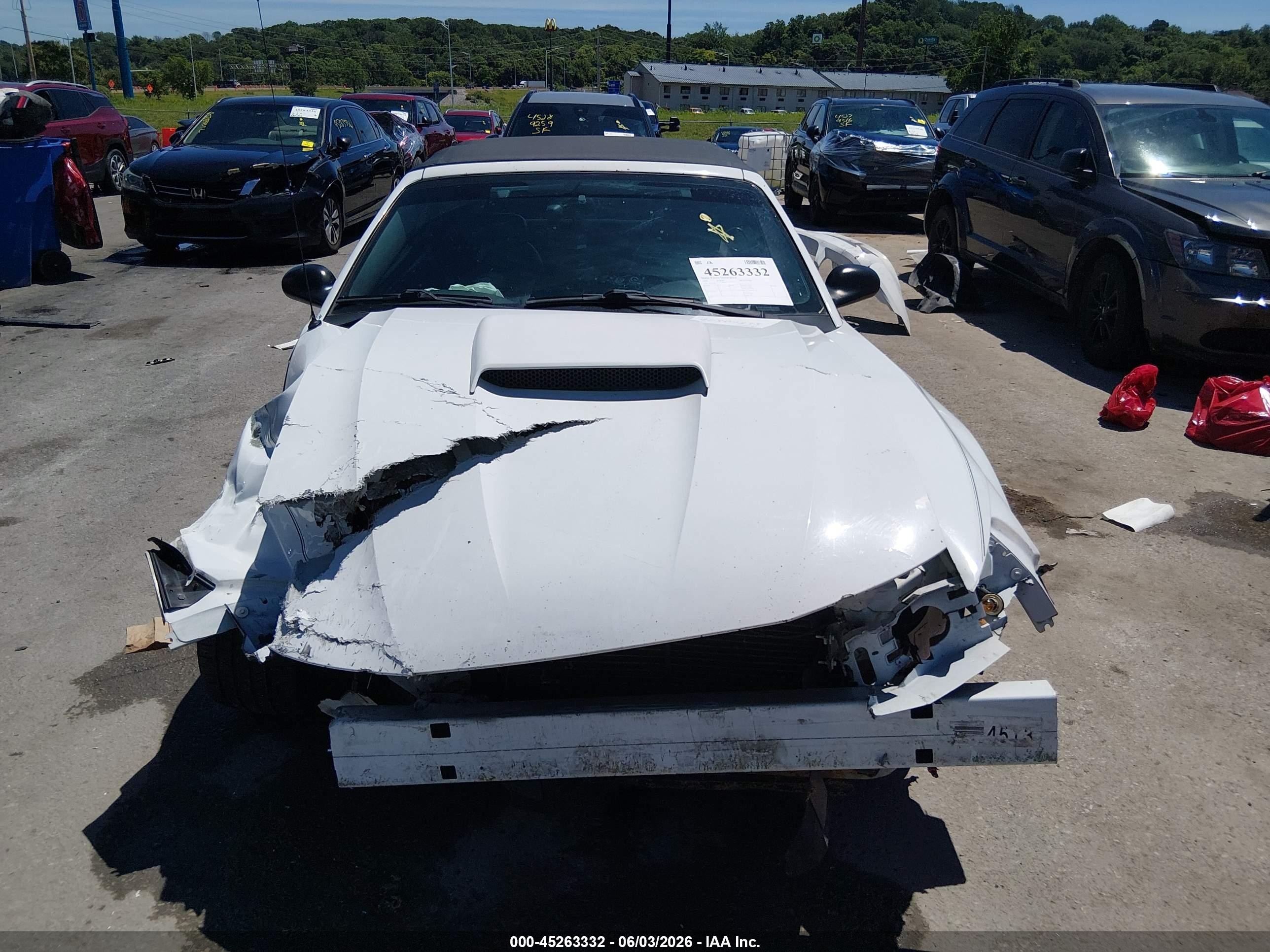 2001 Ford Mustang Gt White vin: 1FAFP45X71F249421