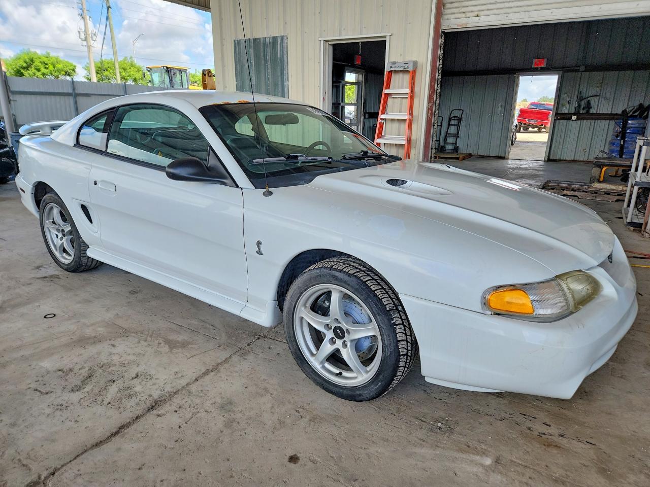 1998 Ford Mustang 50th Anniversary White vin: 1FAFP47V4WF193876