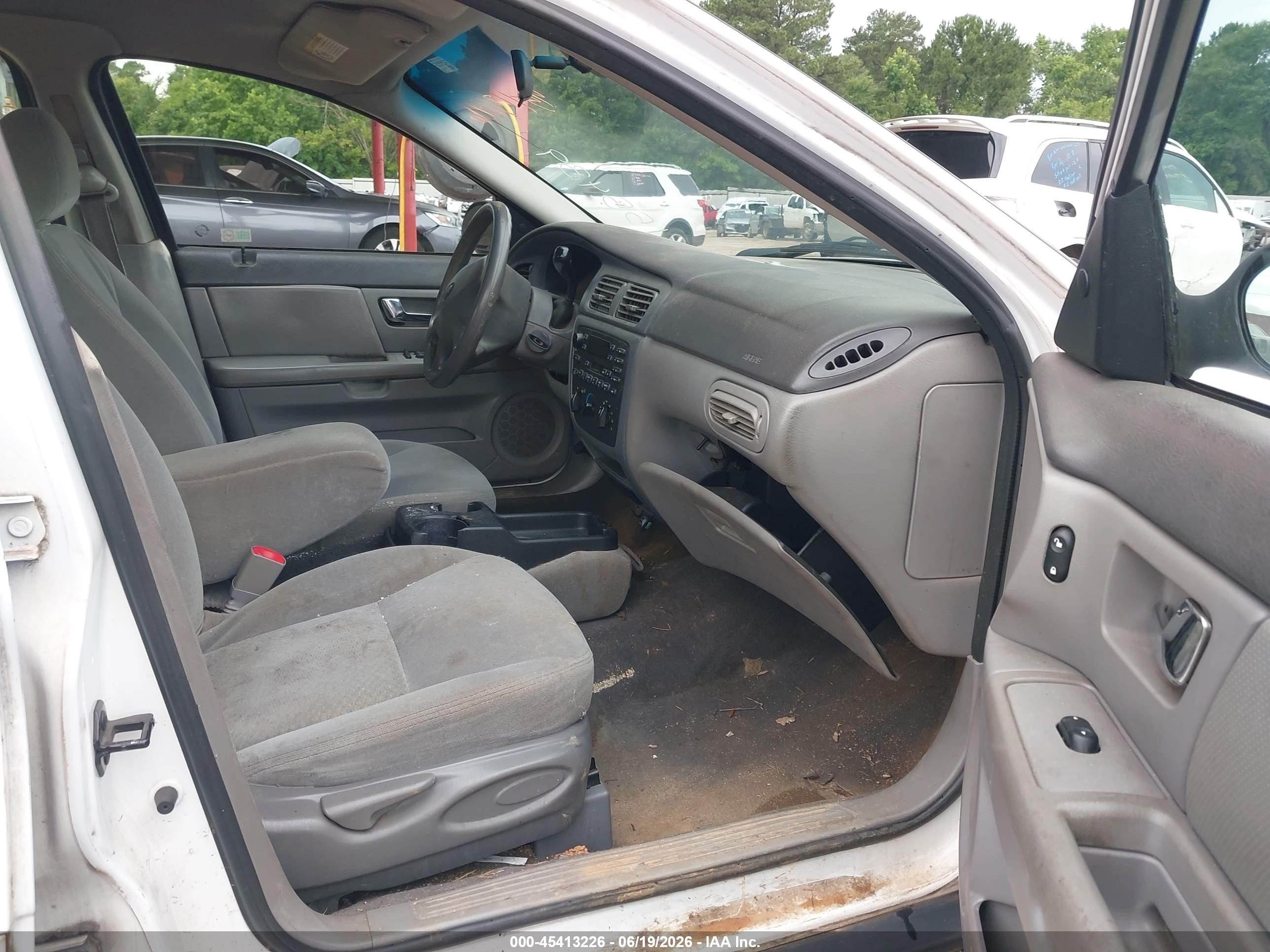 2003 Ford Taurus Lx White vin: 1FAFP52273A155439