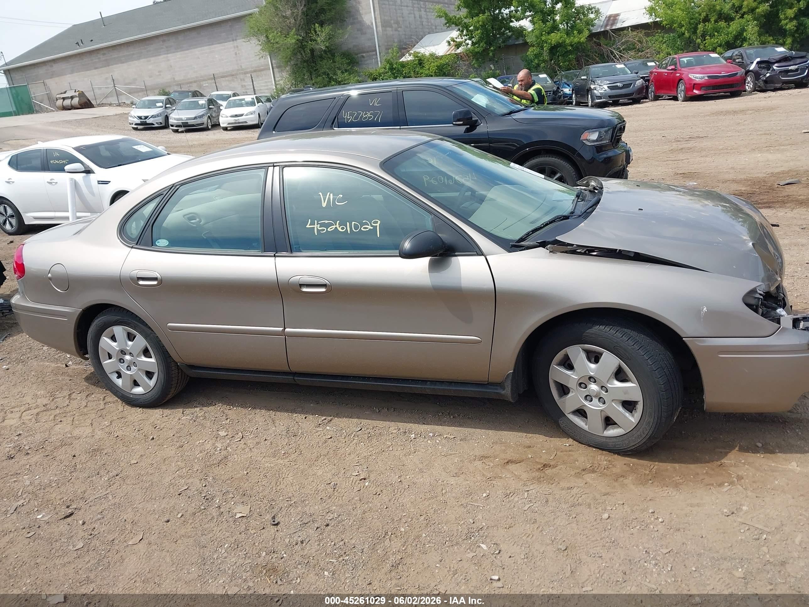 2004 Ford Taurus Lx Gray vin: 1FAFP52294A215660