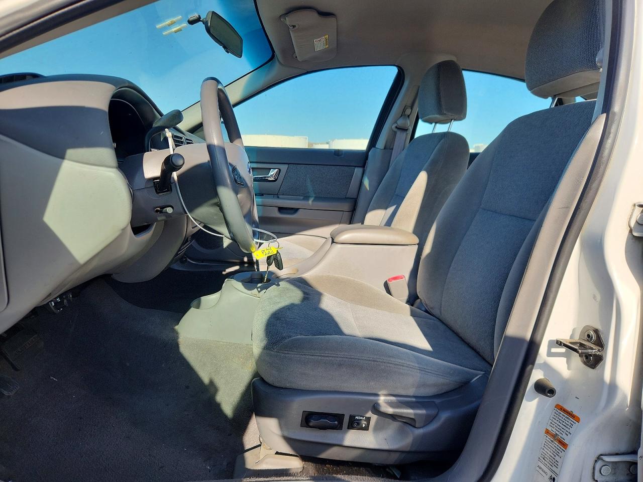 2000 Ford Taurus Lx White vin: 1FAFP52U0YG261138
