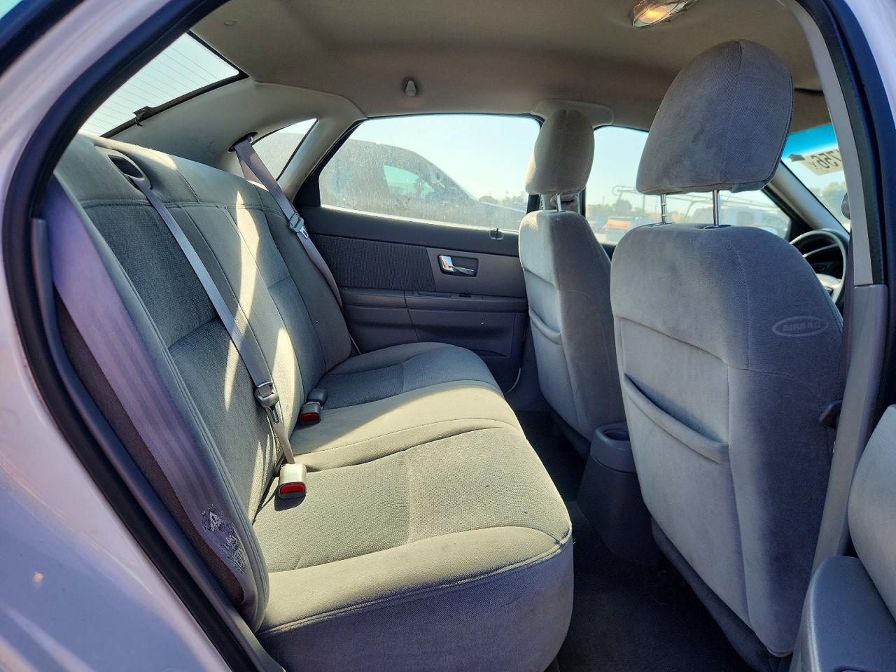 2000 Ford Taurus Lx White vin: 1FAFP52U0YG261138