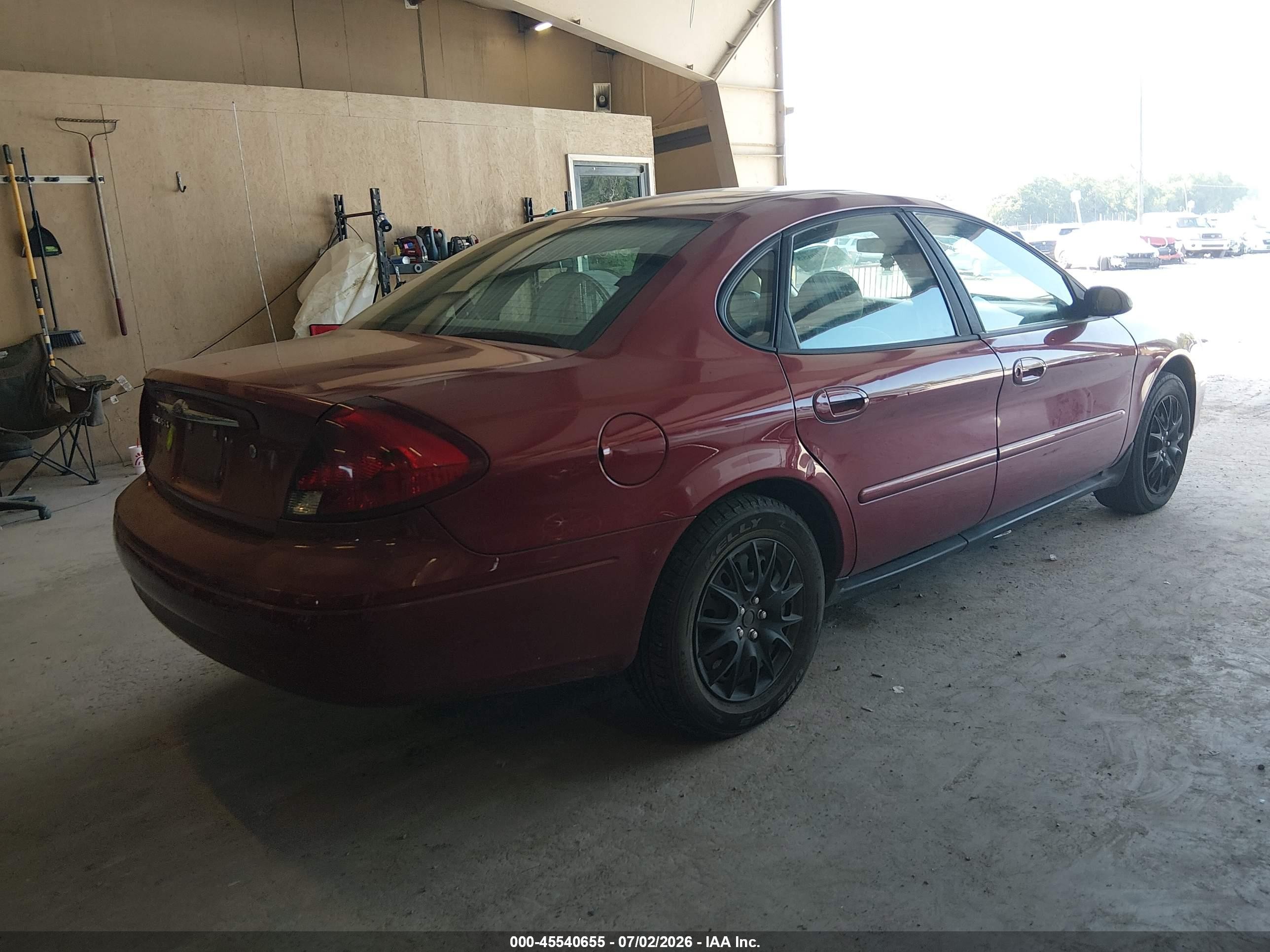 2002 Ford Taurus Lx Standard Red vin: 1FAFP52U12G140254
