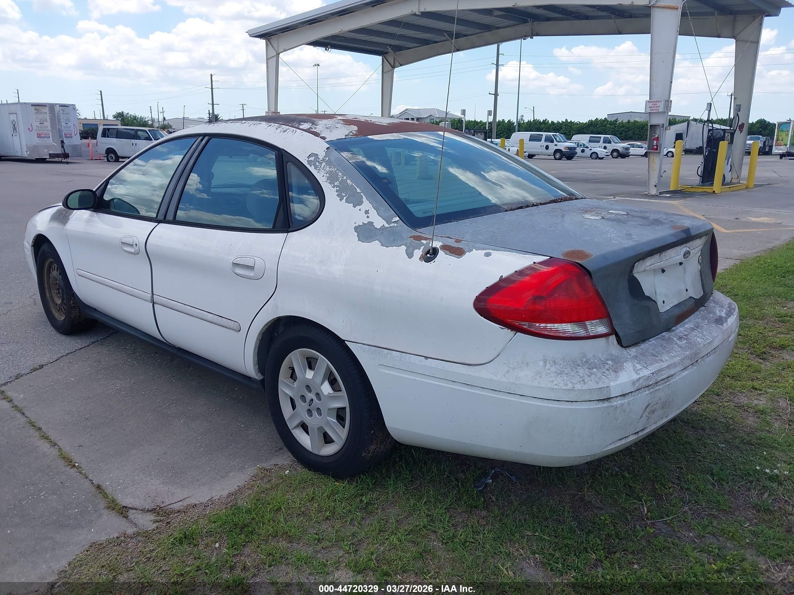 2004 Ford Taurus Lx White vin: 1FAFP52U84A189831