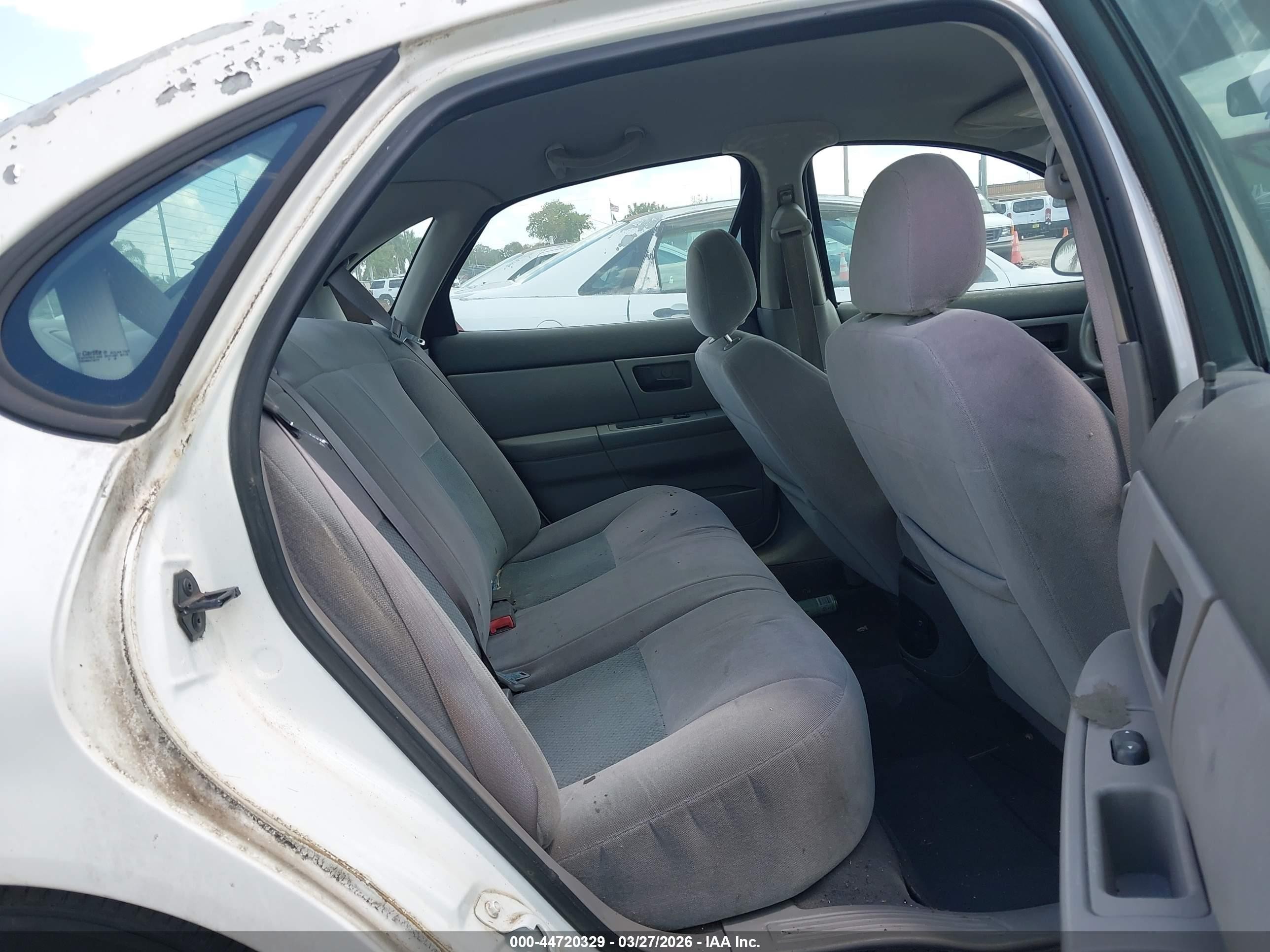 2004 Ford Taurus Lx White vin: 1FAFP52U84A189831