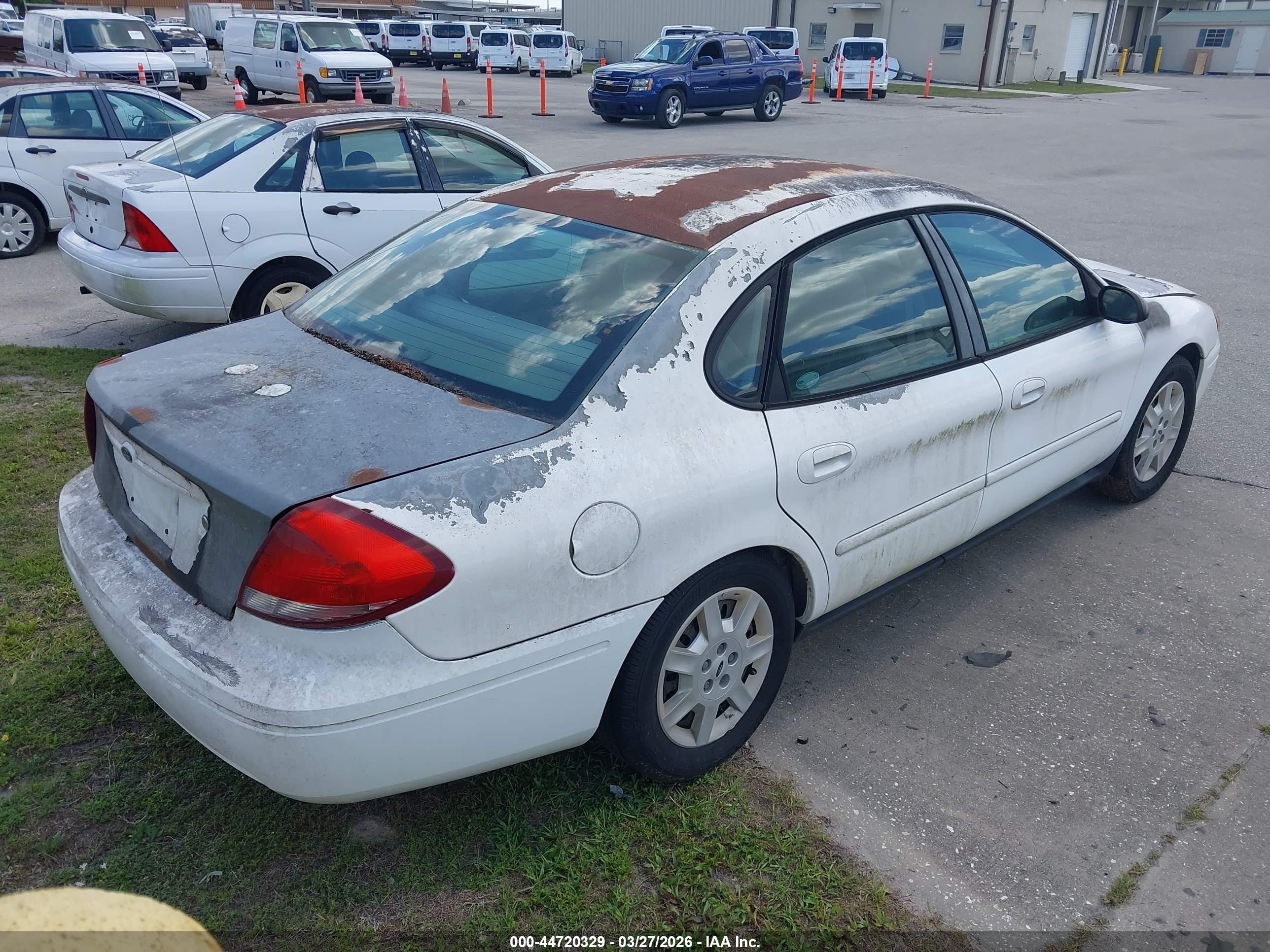 2004 Ford Taurus Lx White vin: 1FAFP52U84A189831