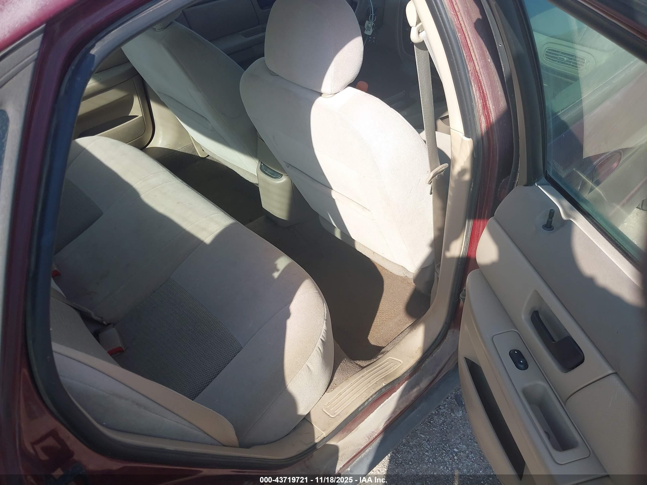 2005 Ford Taurus Se Burgundy vin: 1FAFP53205A174660
