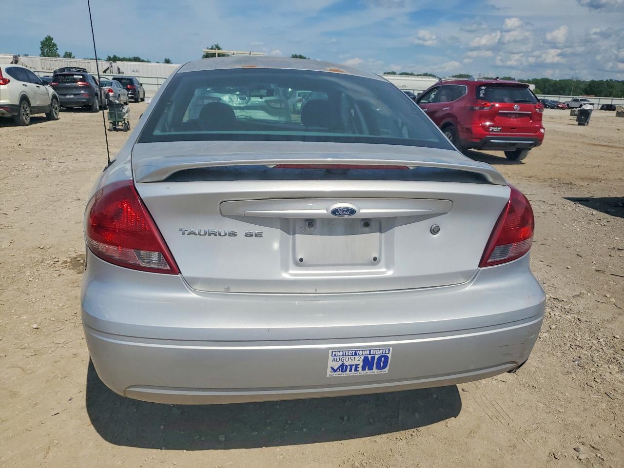 2005 Ford Taurus Se Silver vin: 1FAFP53205A255688