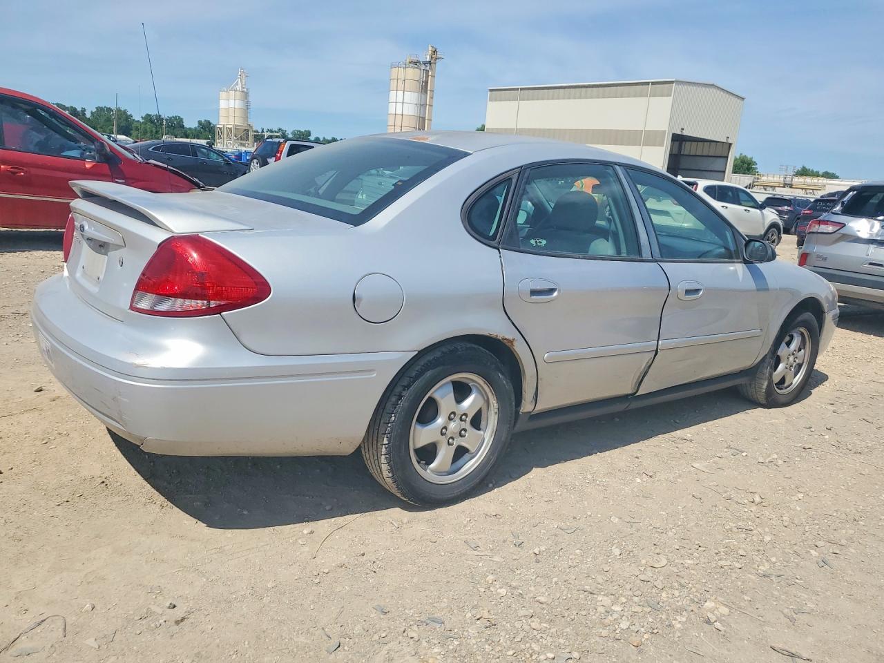 2005 Ford Taurus Se Silver vin: 1FAFP53205A255688