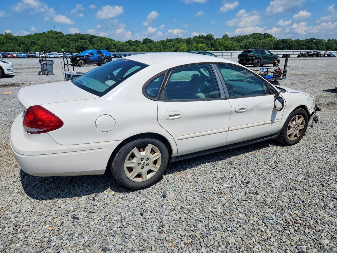 2005 Ford Taurus Se White vin: 1FAFP53215A272662