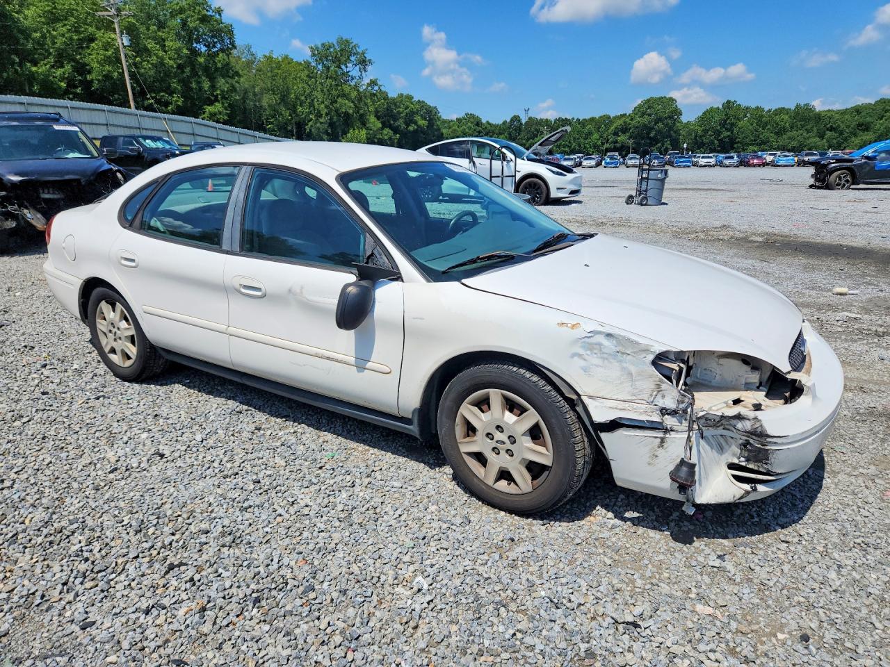 2005 Ford Taurus Se White vin: 1FAFP53215A272662