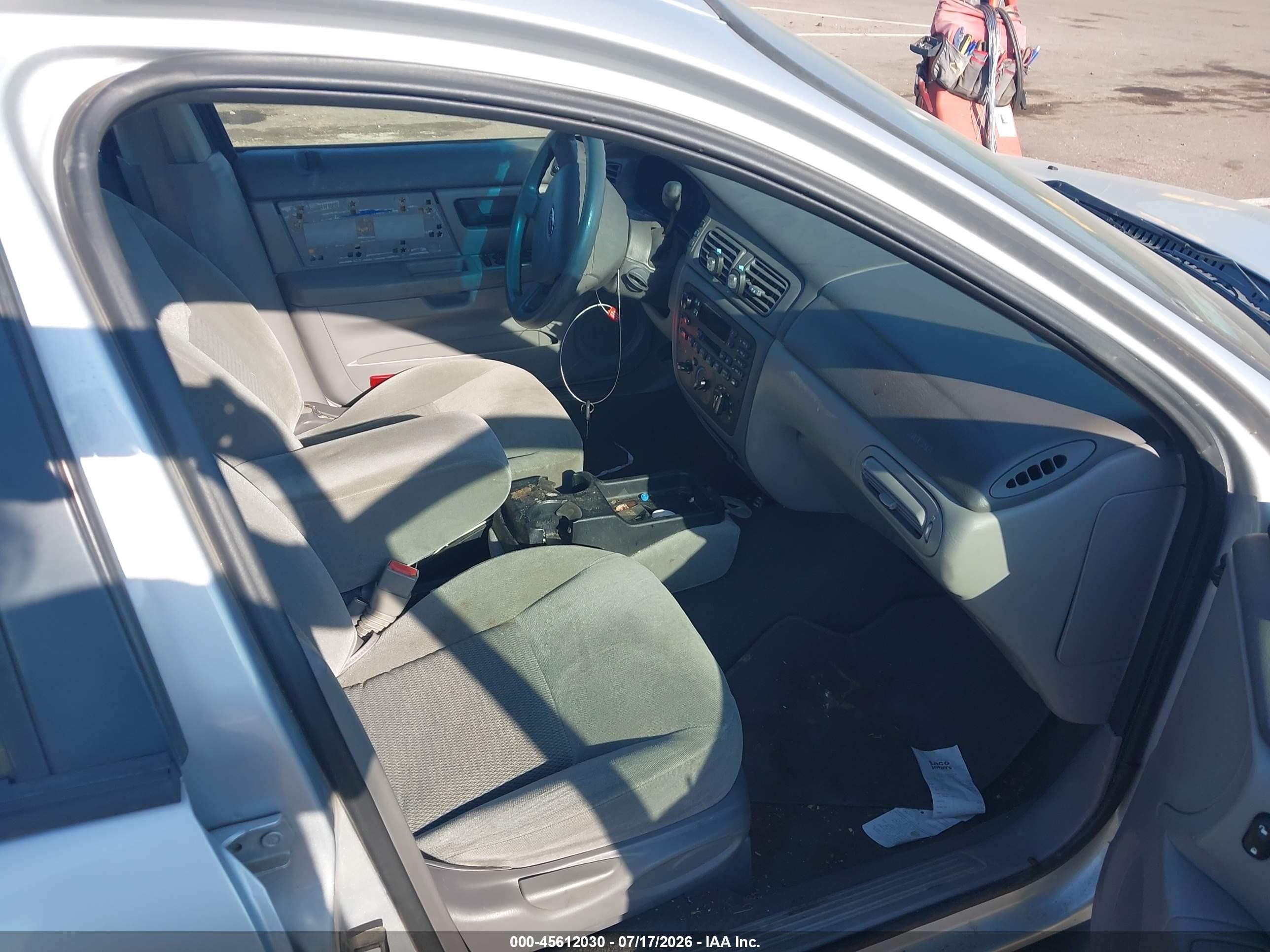 2006 Ford Taurus Se Silver vin: 1FAFP53216A211362
