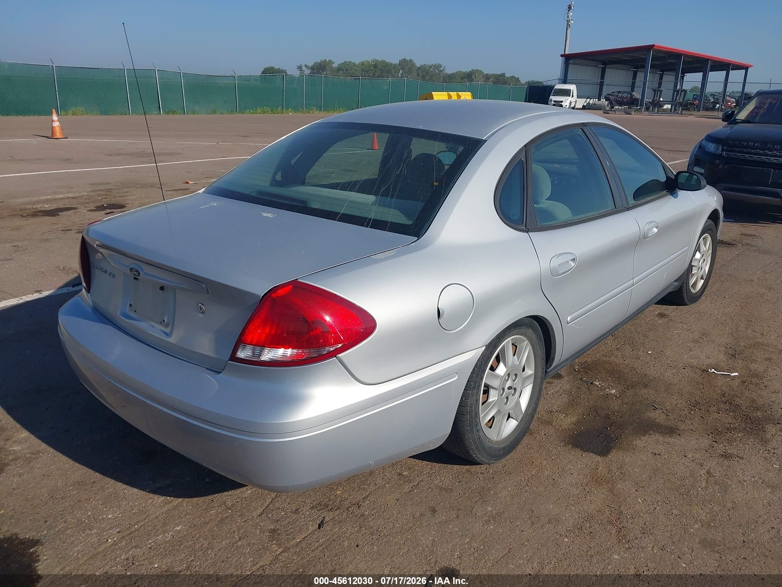 2006 Ford Taurus Se Silver vin: 1FAFP53216A211362