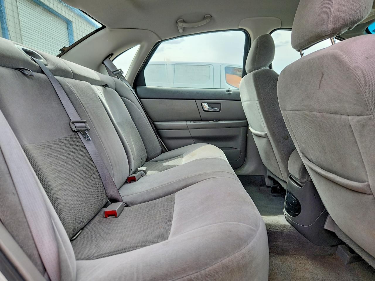 2005 Ford Taurus Se Silver vin: 1FAFP53235A108765