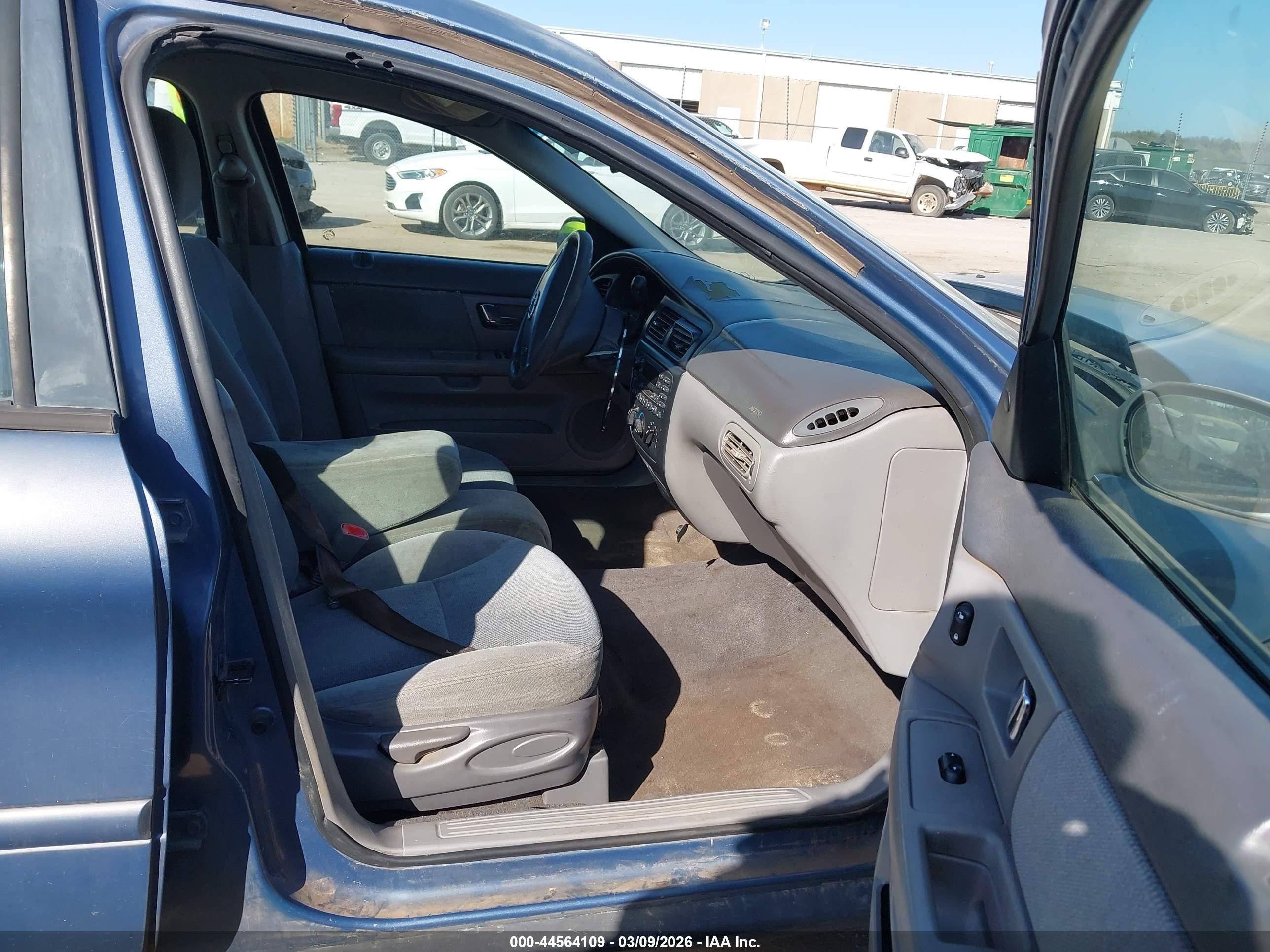 2001 Ford Taurus Se Blue vin: 1FAFP53251A239111