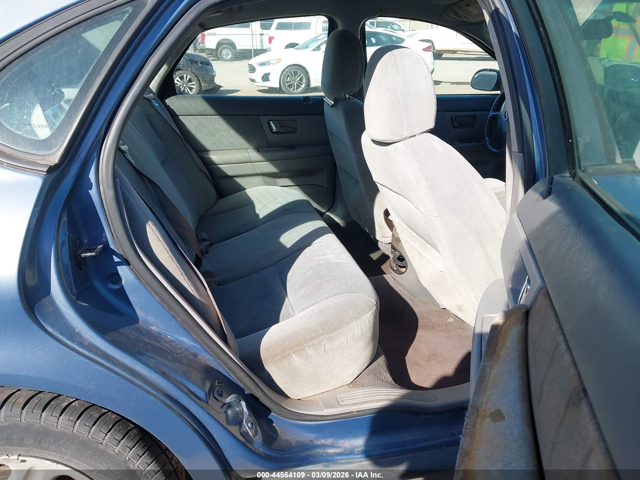 2001 Ford Taurus Se Blue vin: 1FAFP53251A239111