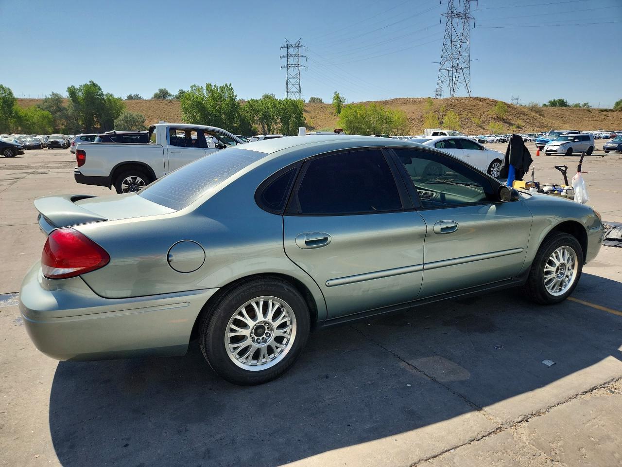 2005 Ford Taurus Se Green vin: 1FAFP53255A240121