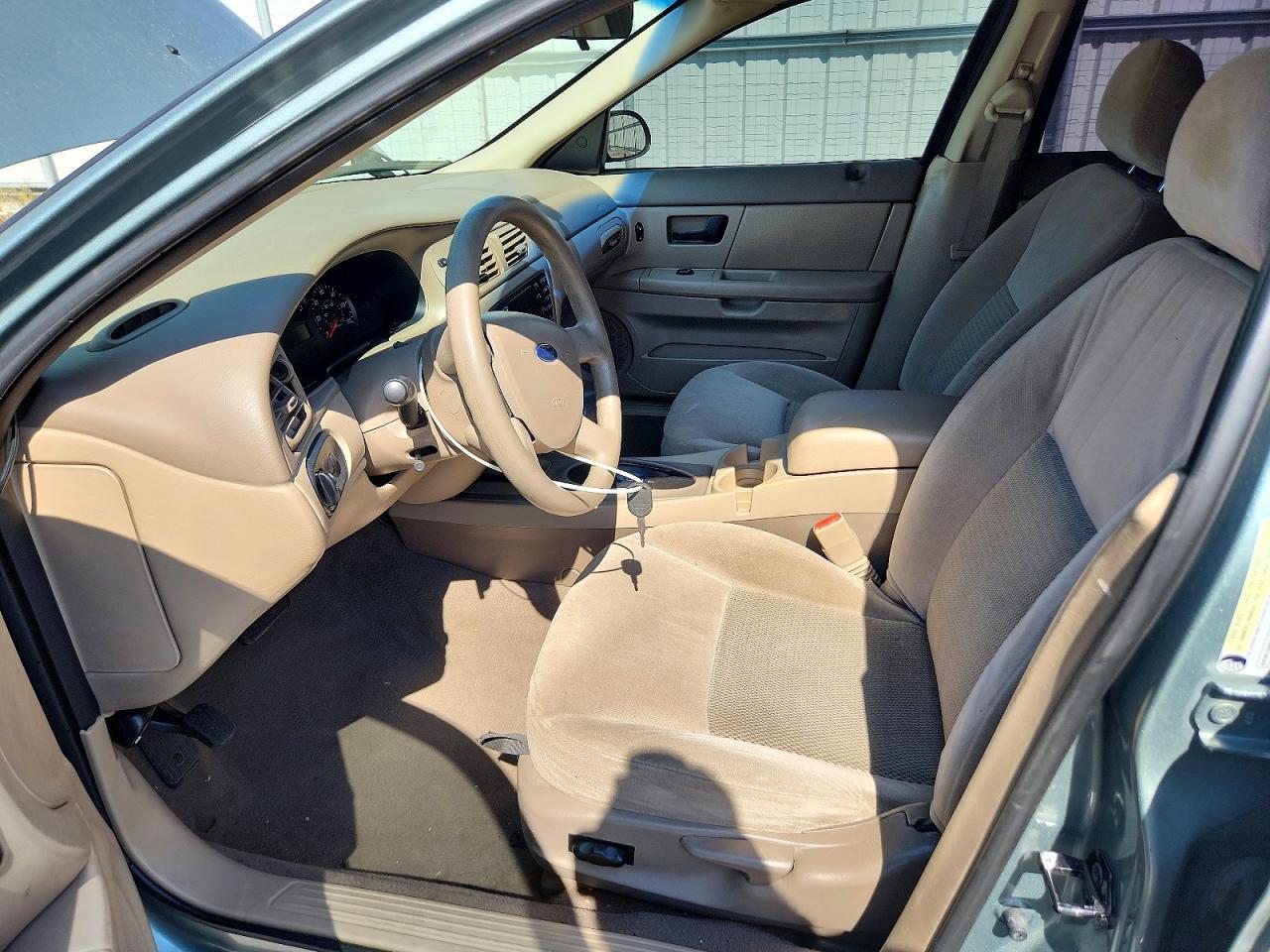 2005 Ford Taurus Se Green vin: 1FAFP53255A240121