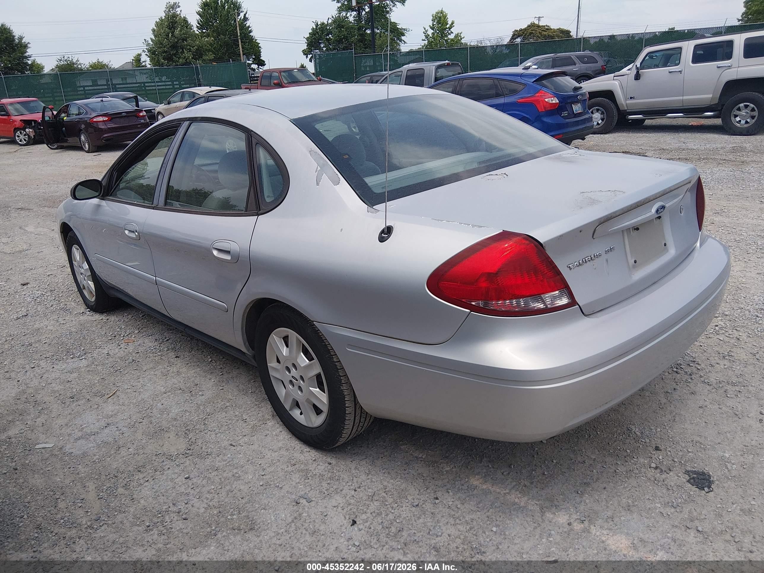 2004 Ford Taurus Se Silver vin: 1FAFP53264A176783