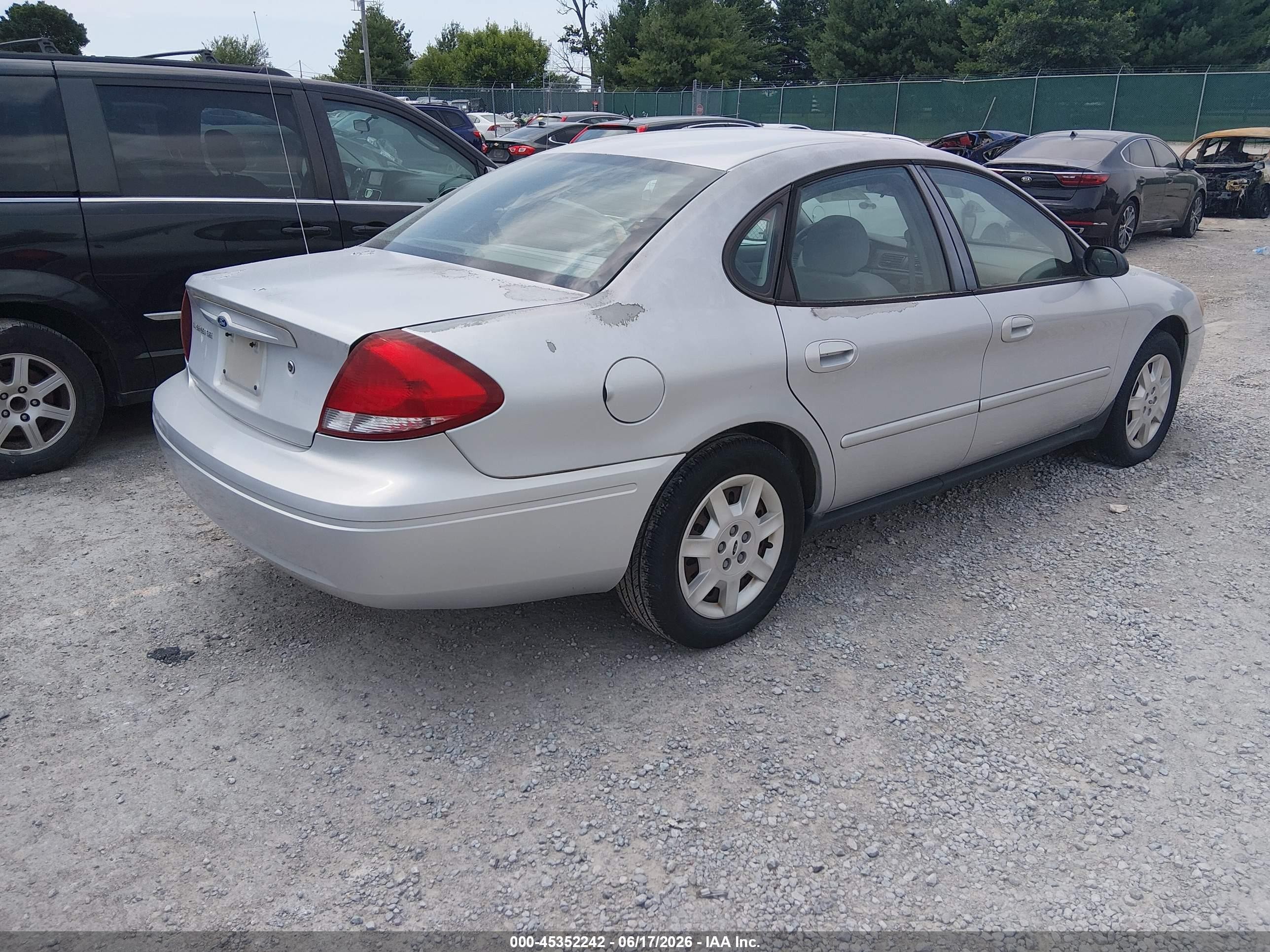 2004 Ford Taurus Se Silver vin: 1FAFP53264A176783