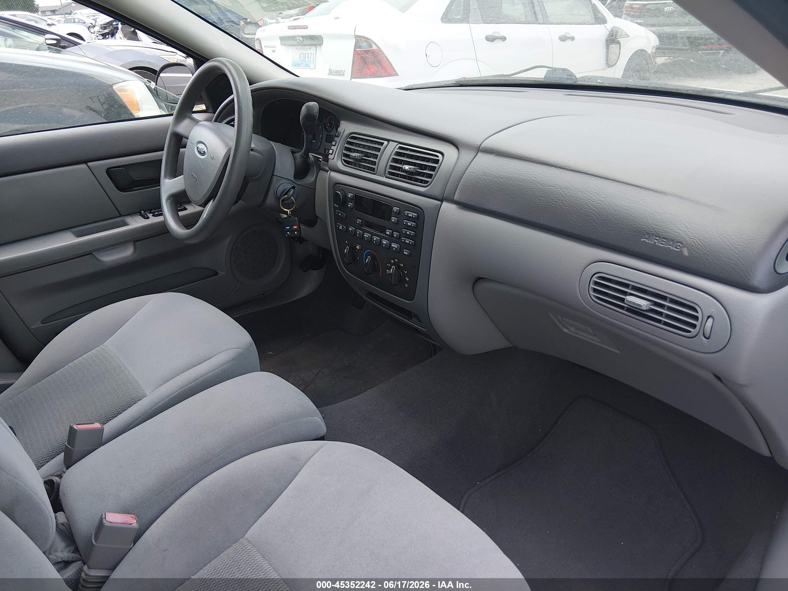 2004 Ford Taurus Se Silver vin: 1FAFP53264A176783