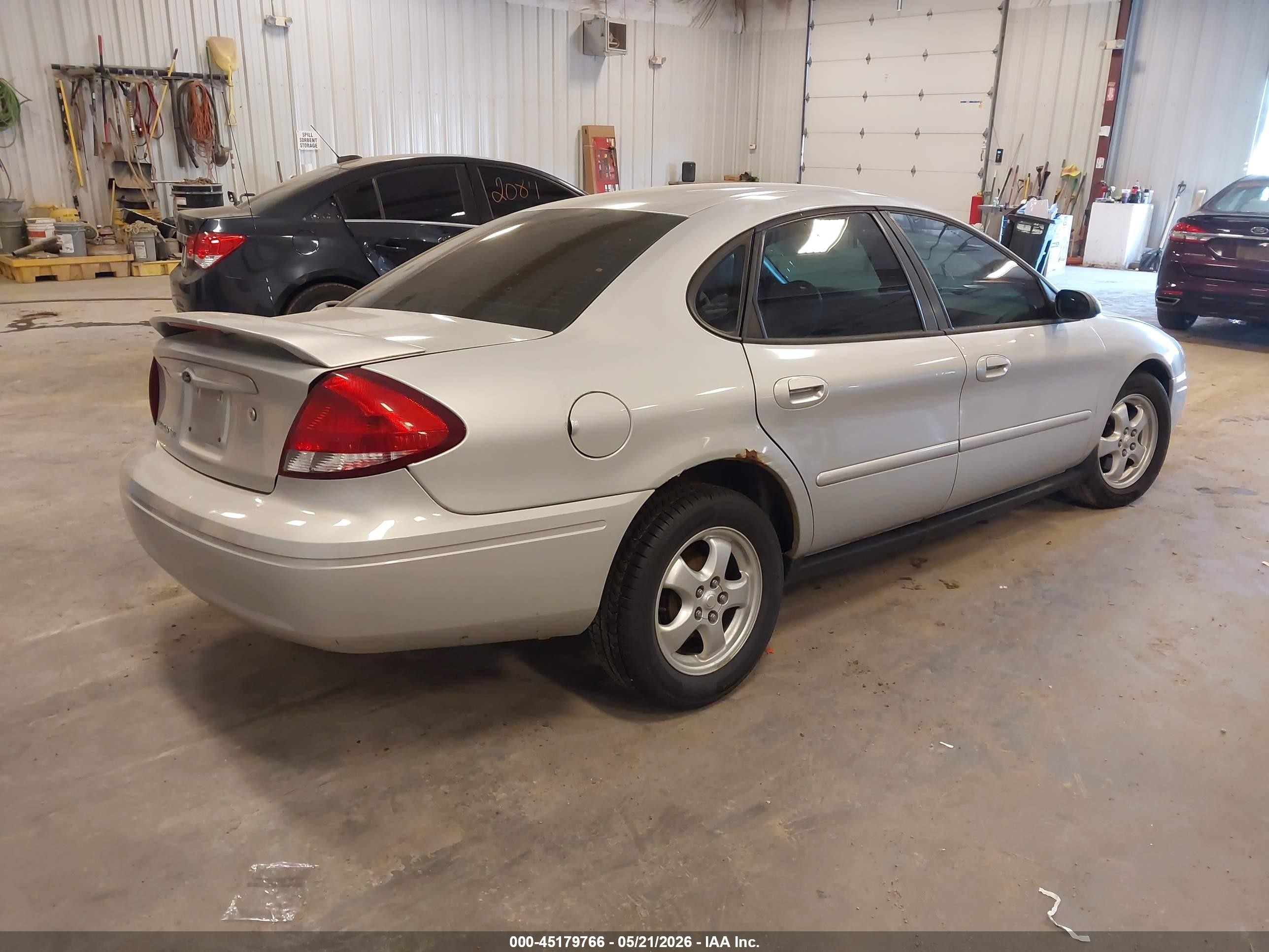 2005 Ford Taurus Se Silver vin: 1FAFP53265A150444