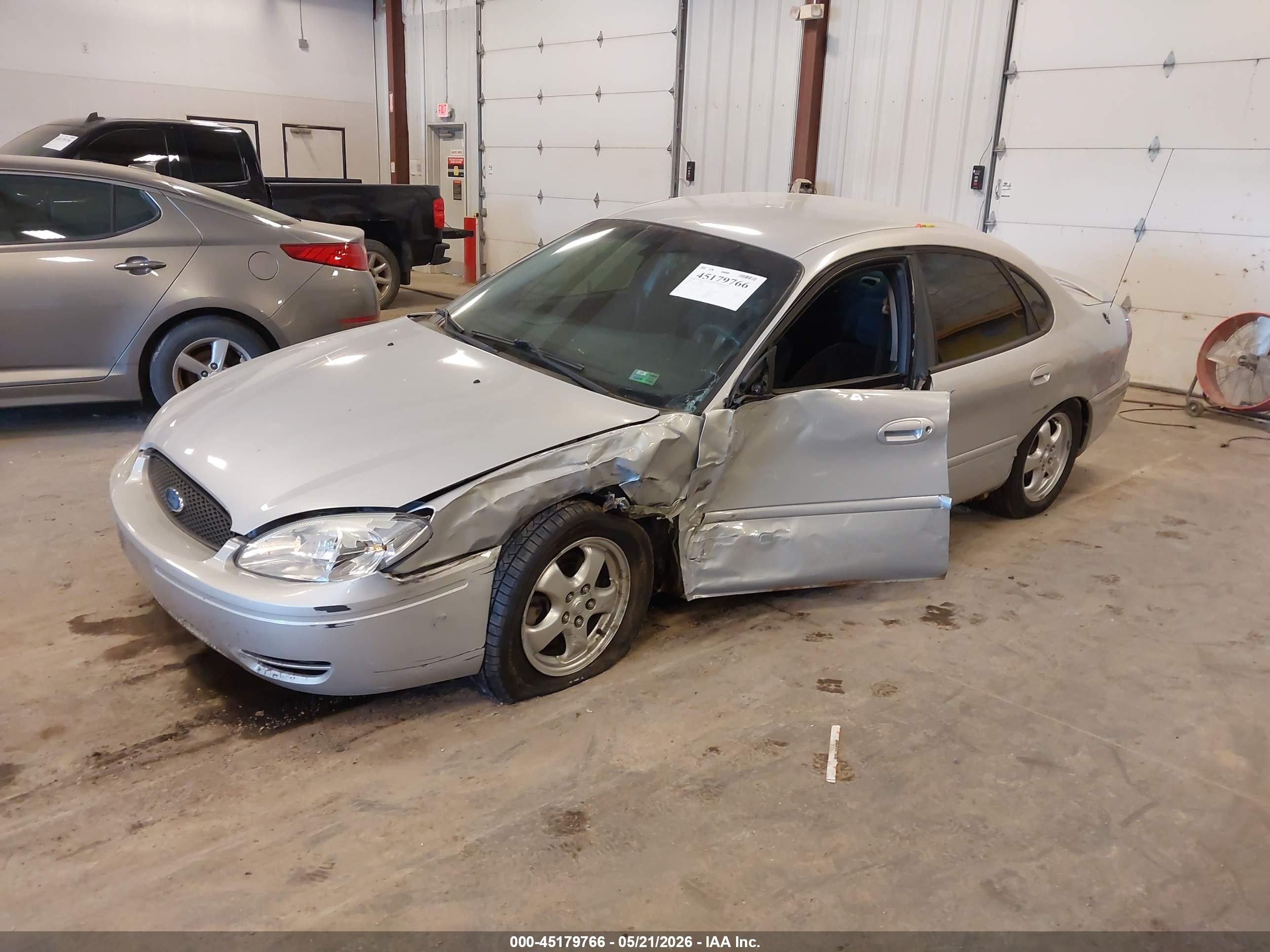 2005 Ford Taurus Se Silver vin: 1FAFP53265A150444