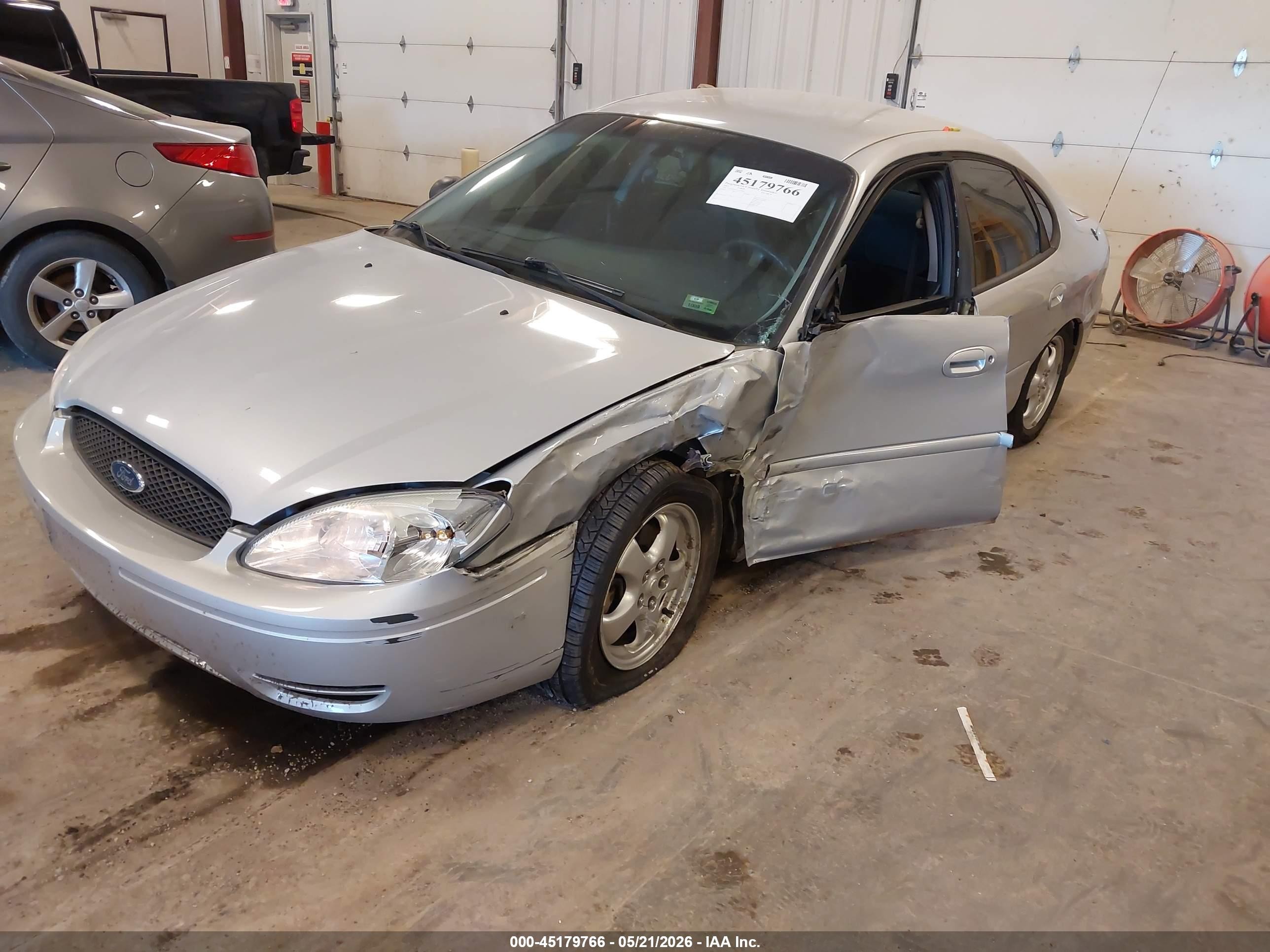 2005 Ford Taurus Se Silver vin: 1FAFP53265A150444