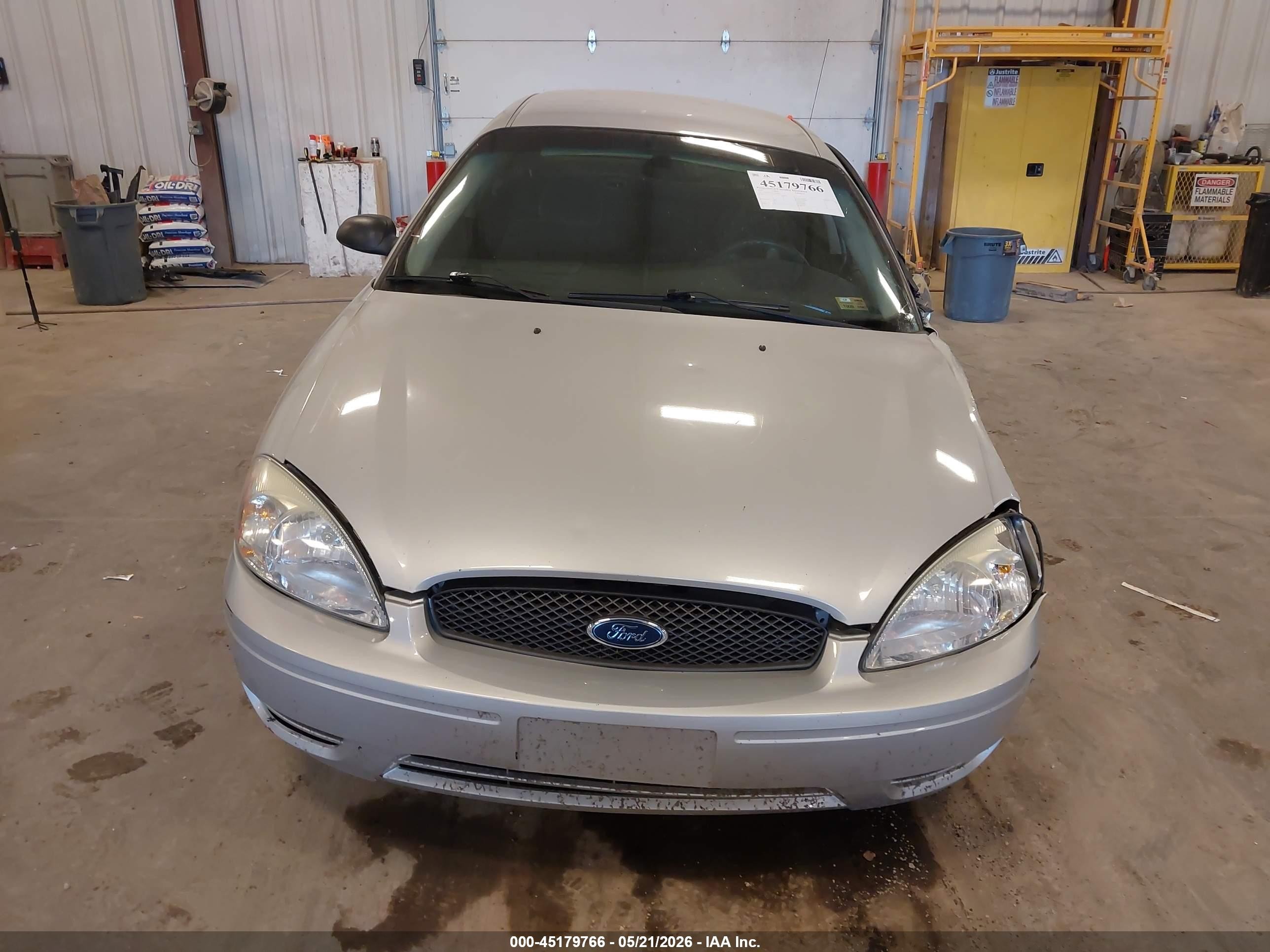 2005 Ford Taurus Se Silver vin: 1FAFP53265A150444