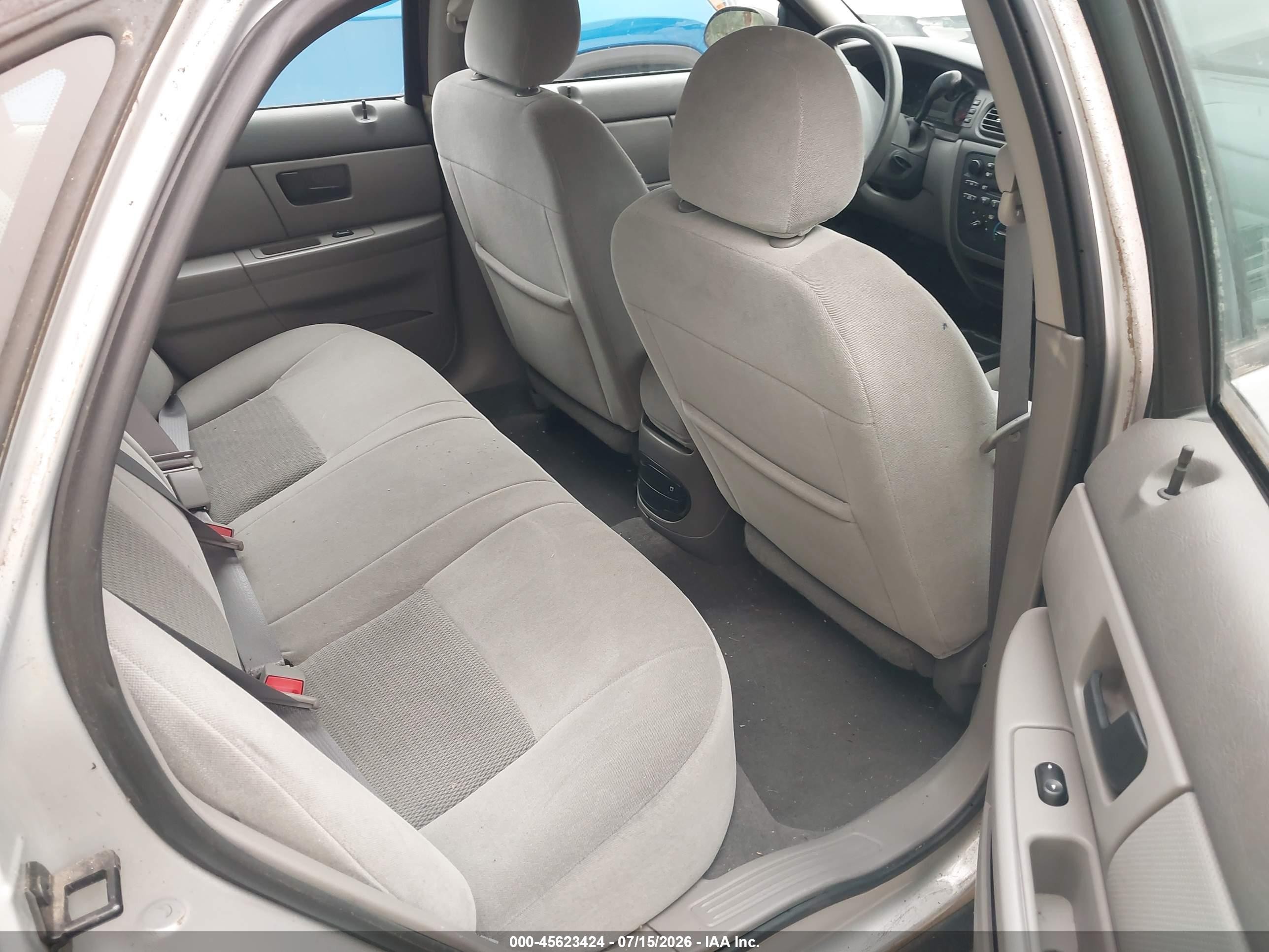 2005 Ford Taurus Se Silver vin: 1FAFP53265A168135