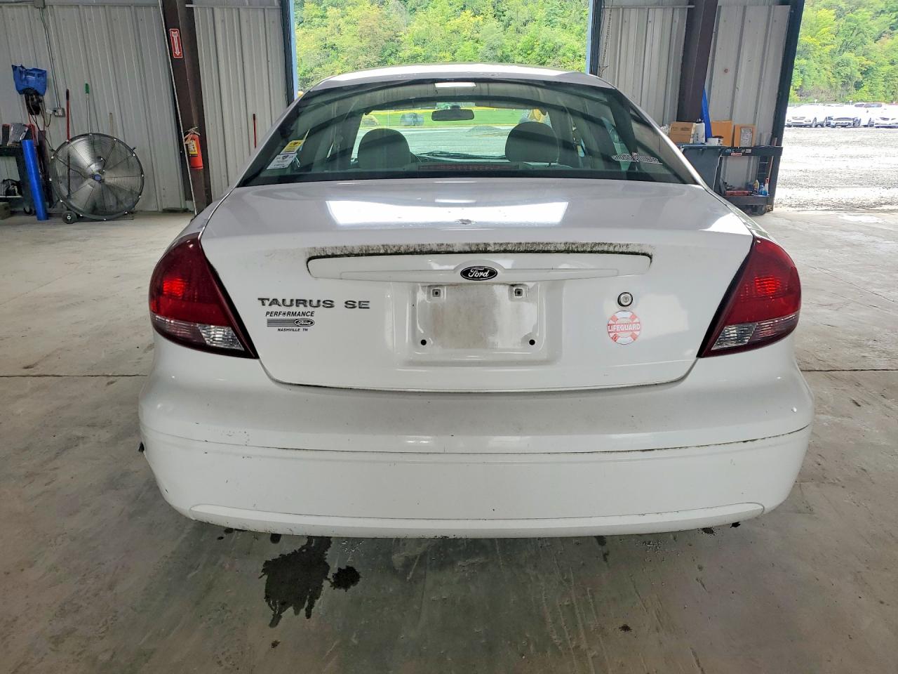 2004 Ford Taurus Se White vin: 1FAFP53274A198453