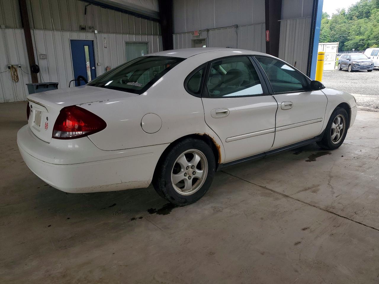 2004 Ford Taurus Se White vin: 1FAFP53274A198453