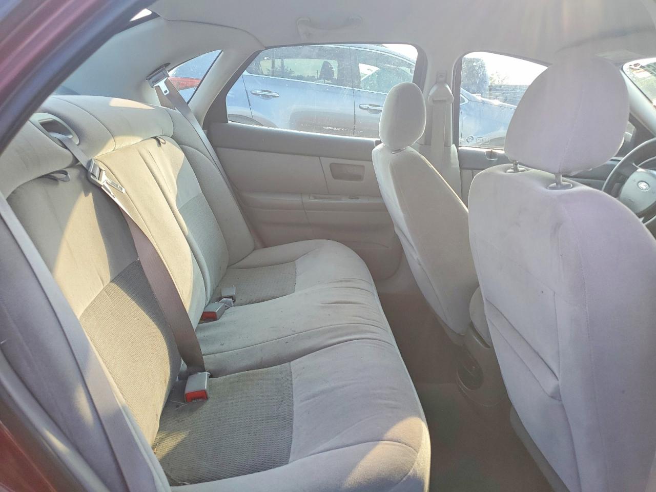2005 Ford Taurus Se Red vin: 1FAFP53275A142689